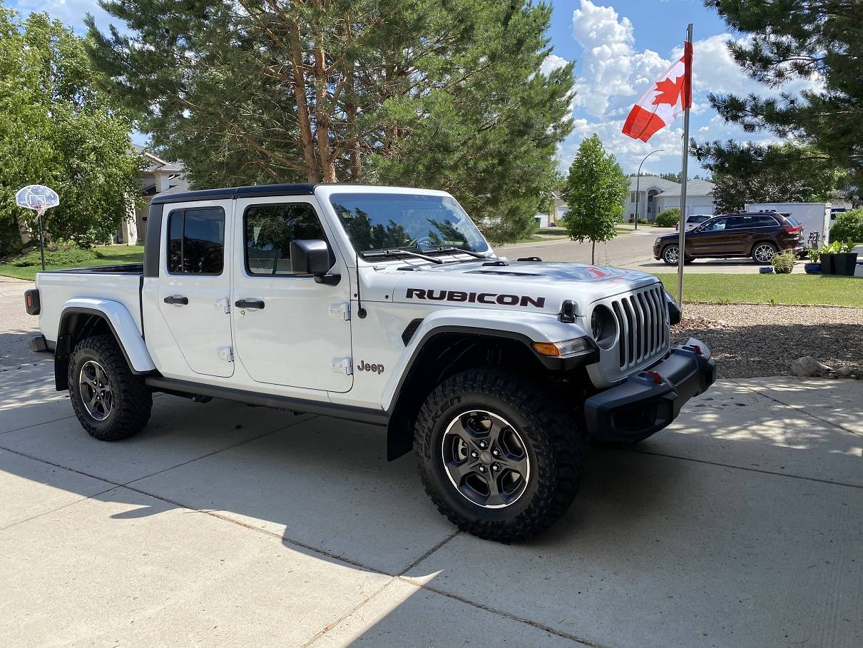 Jeep Gladiator BRIGHT WHITE Gladiator JT Club Gladiator_stock