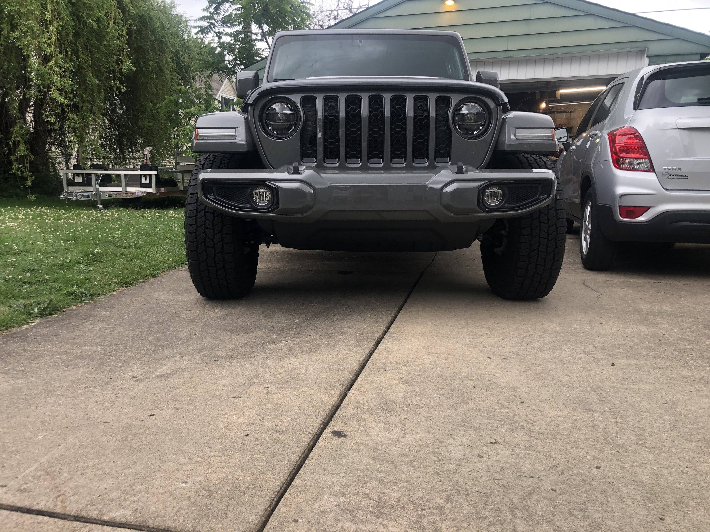 Jeep Gladiator Help me decide on tires IMG_1826