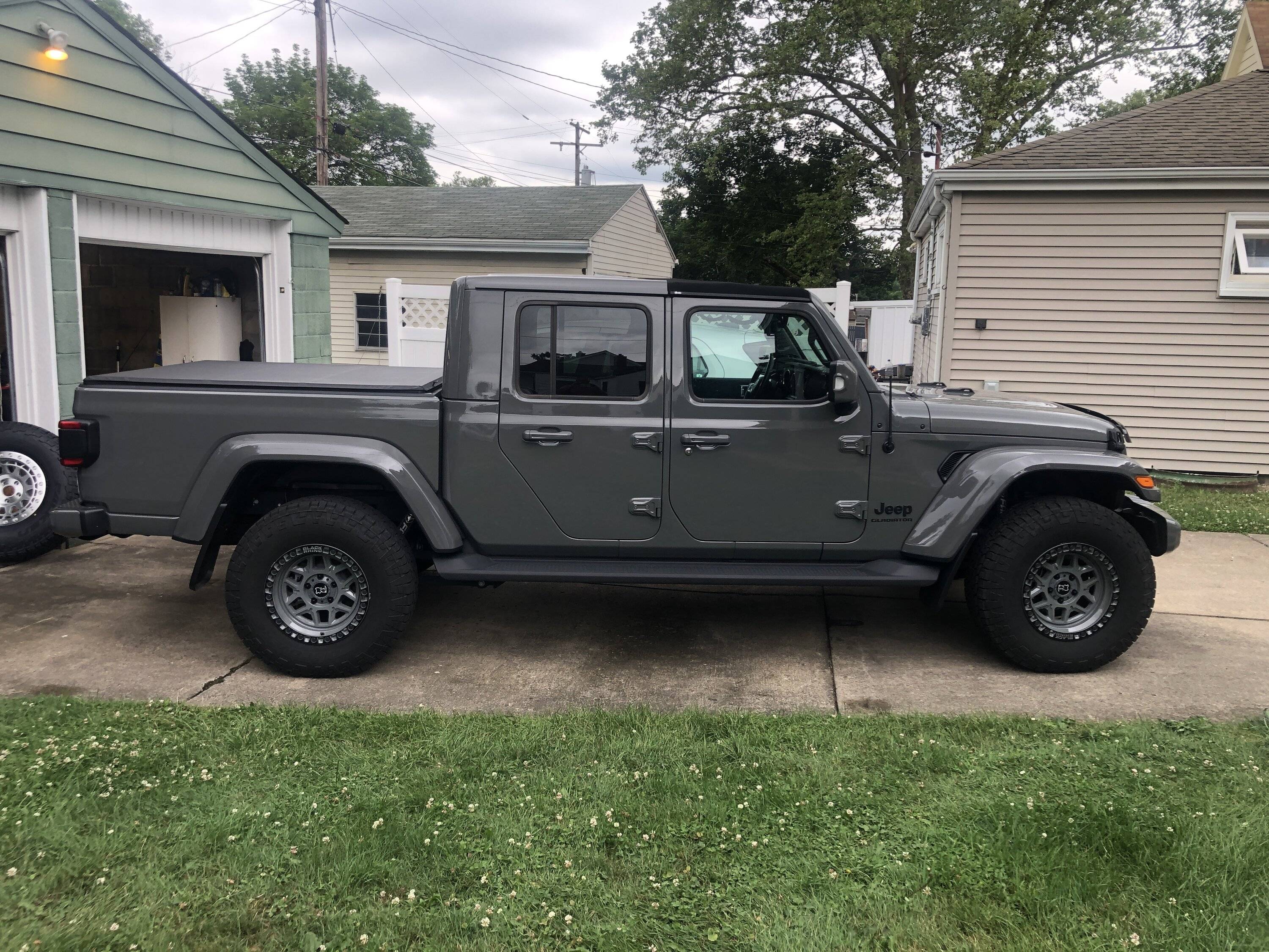 Jeep Gladiator Help me decide on tires IMG_1825
