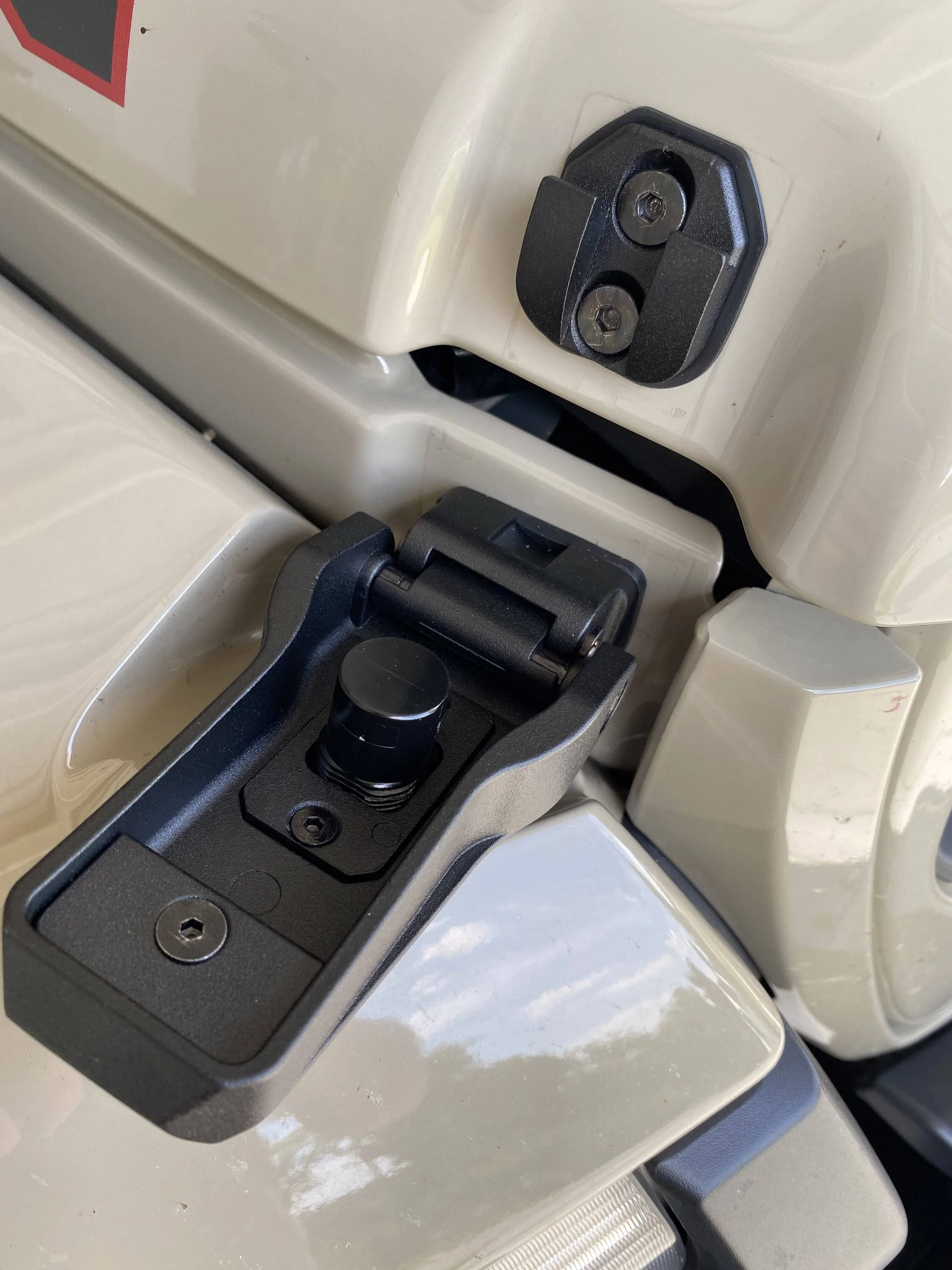 Jeep Gladiator Best locking hood latches? IMG_1423