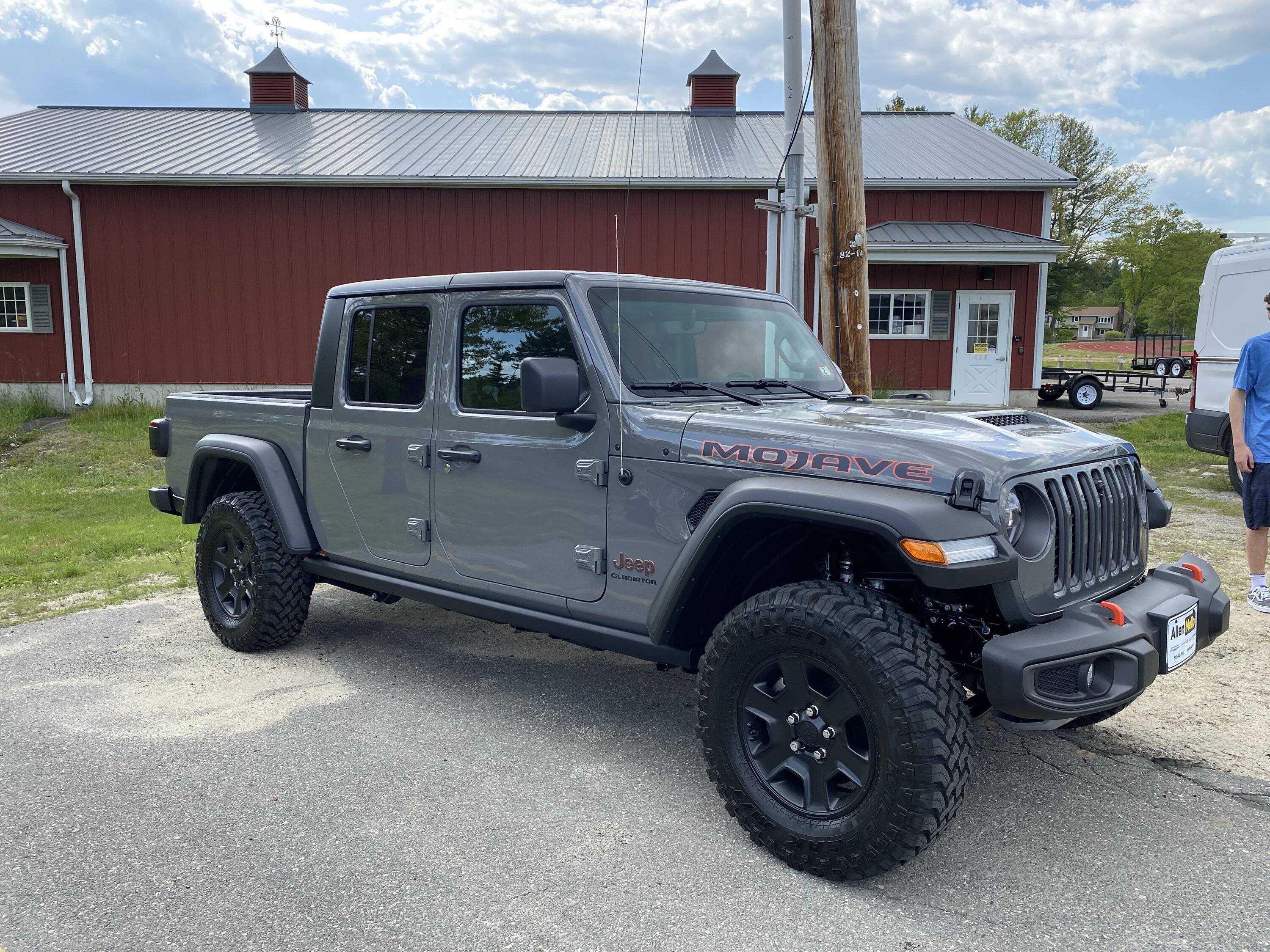 Jeep Gladiator Lets see those Sport S Gladiators with 35" tires and wheels !! IMG_0555
