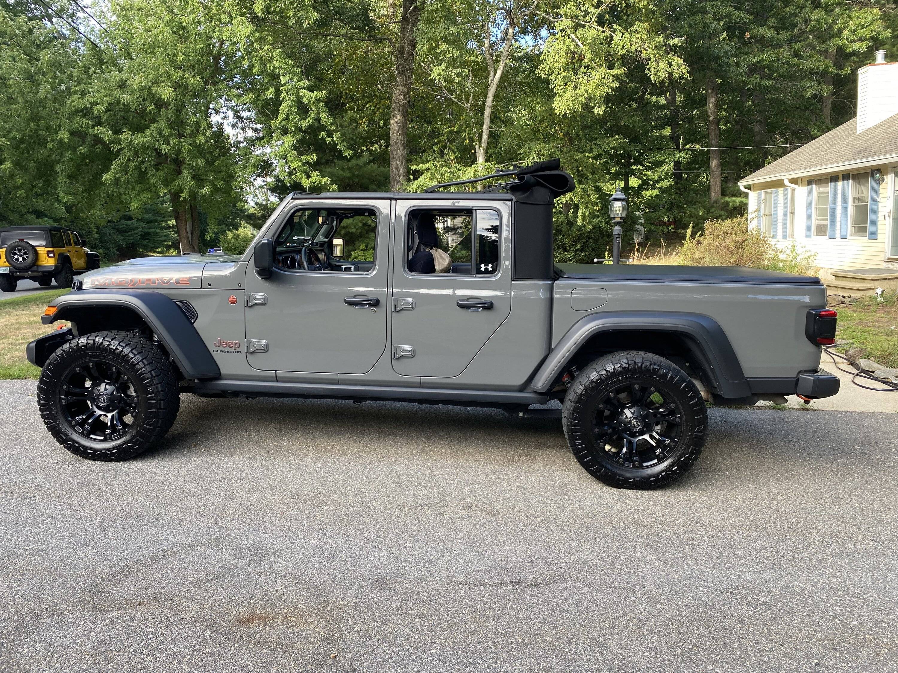 Jeep Gladiator Lets see those Sport S Gladiators with 35" tires and wheels !! IMG_4317