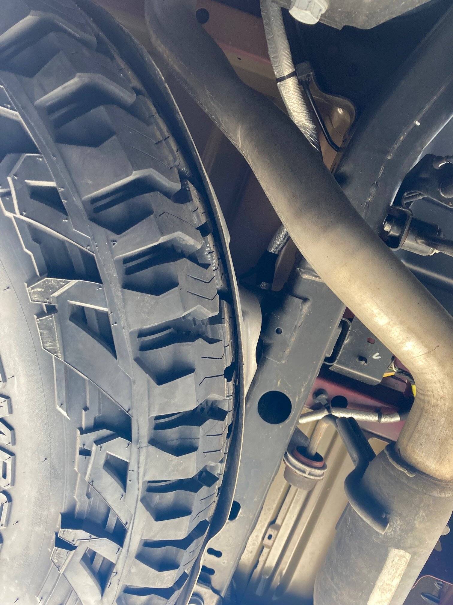 Jeep Gladiator NEW Clayton JT Rear Track Bar with Tire Clearance Bend IMG_3543