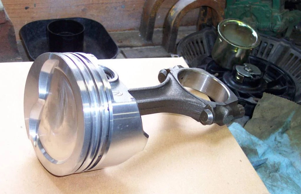 Jeep Gladiator Blown engine tear down - Pentastar 3.6L that bought the farm piston1