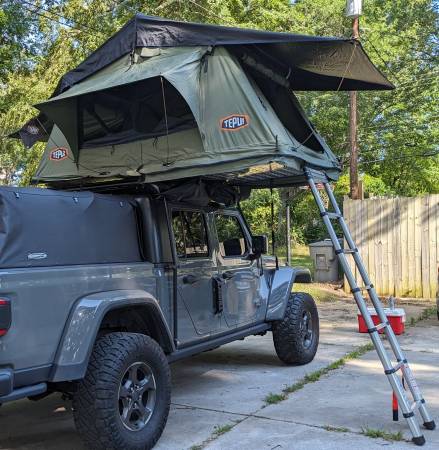 Jeep Gladiator Roof tent/accessories $1500 00p0p_aEw3gPsaTR0_0sk0t2_600x450