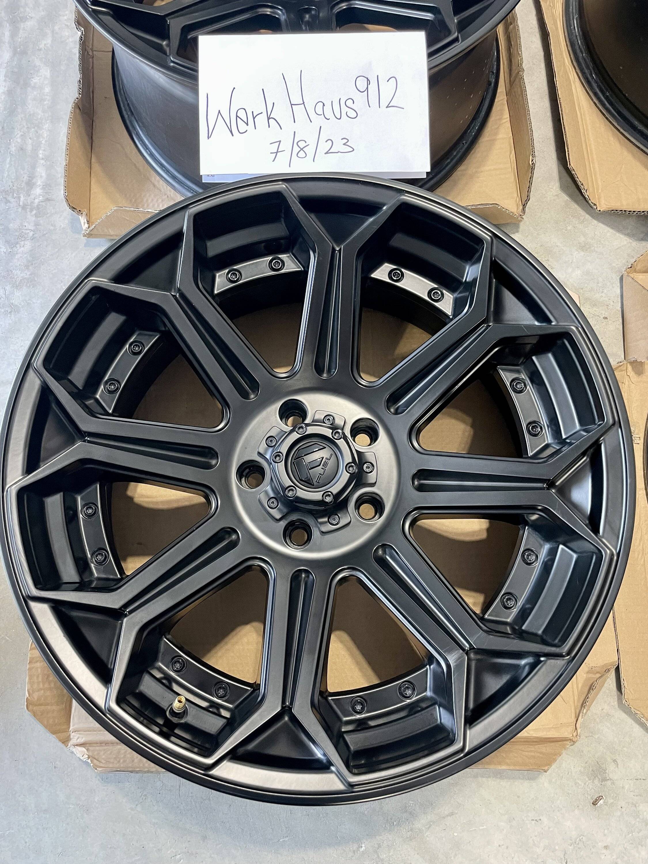 Jeep Gladiator Fuel Siege 20x9 / +1 Offset / 5x5 Bolt Pattern IMG_5866