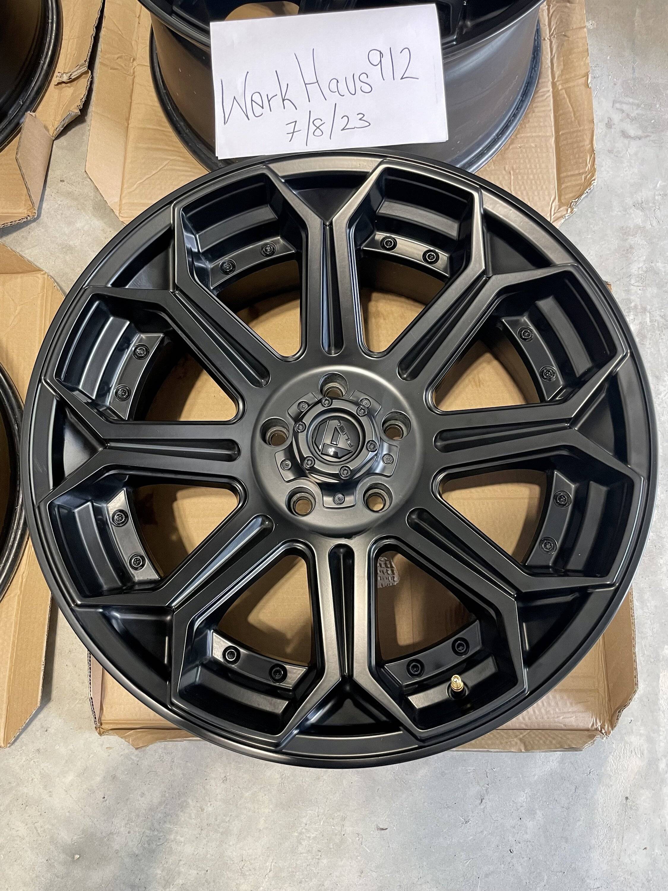 Jeep Gladiator Fuel Siege 20x9 / +1 Offset / 5x5 Bolt Pattern IMG_5867