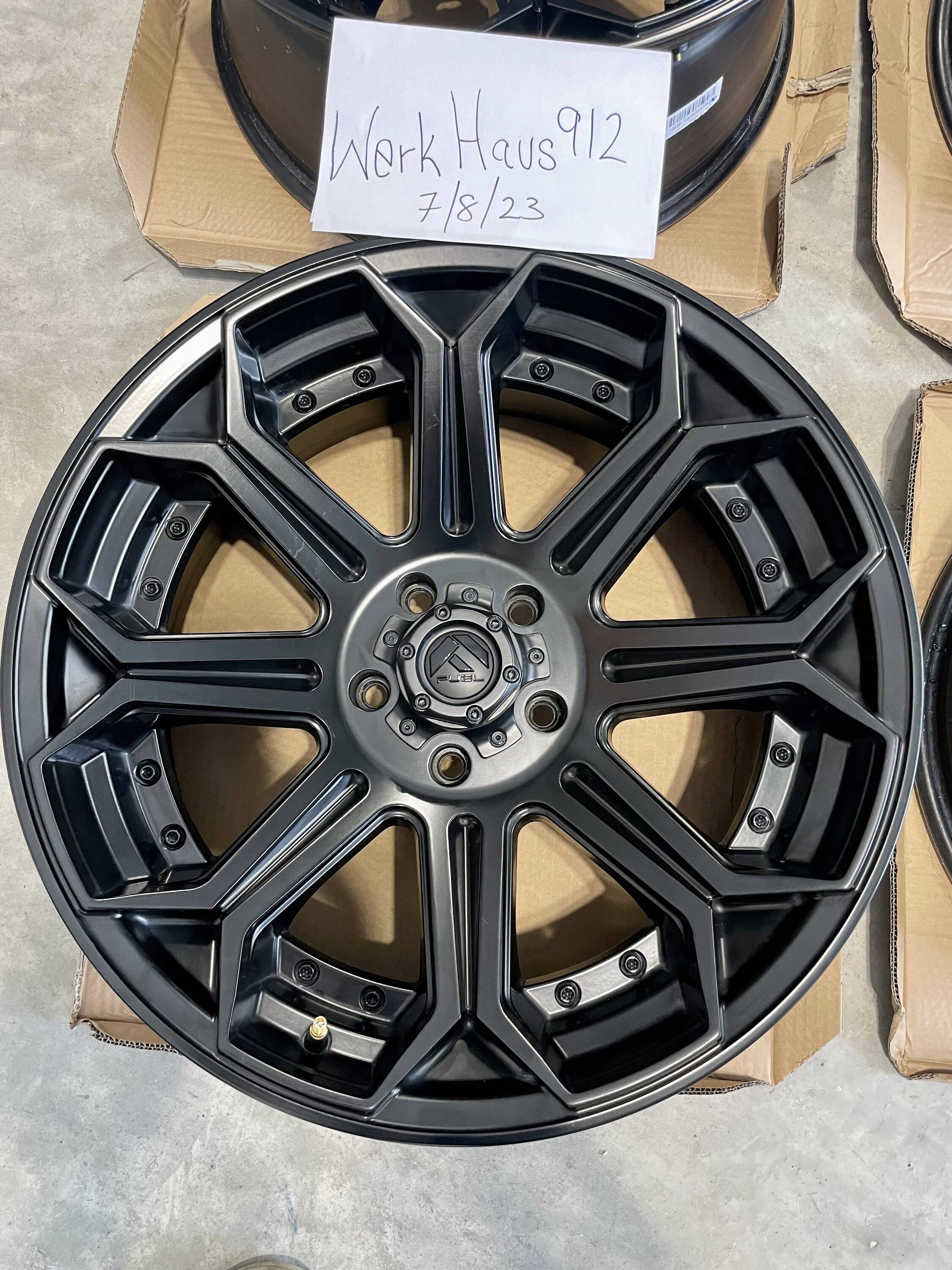 Jeep Gladiator Fuel Siege 20x9 / +1 Offset / 5x5 Bolt Pattern IMG_5868