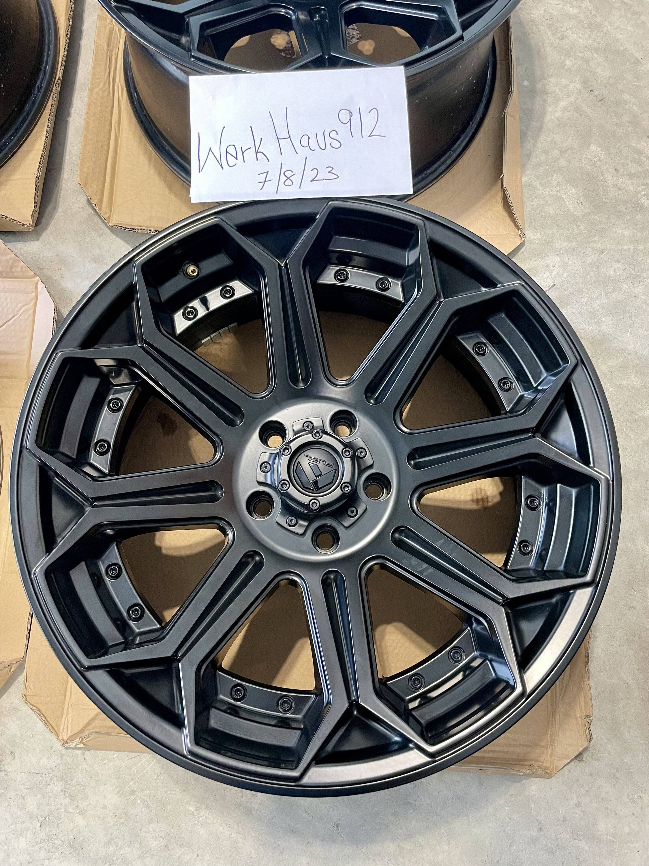 Jeep Gladiator Fuel Siege 20x9 / +1 Offset / 5x5 Bolt Pattern IMG_5869