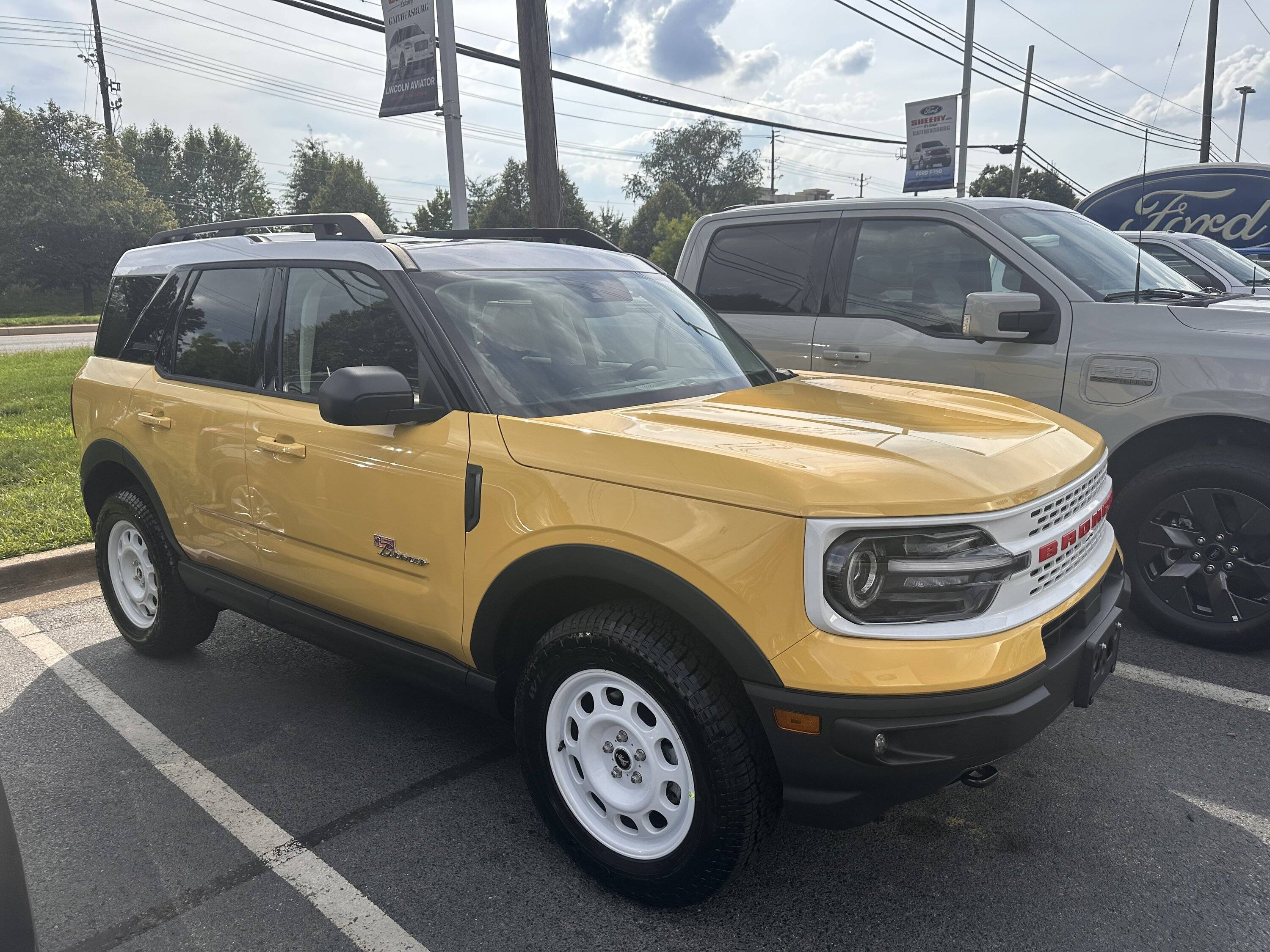 Jeep Gladiator Went shopping yesterday - holy interest rates Batman IMG_2153