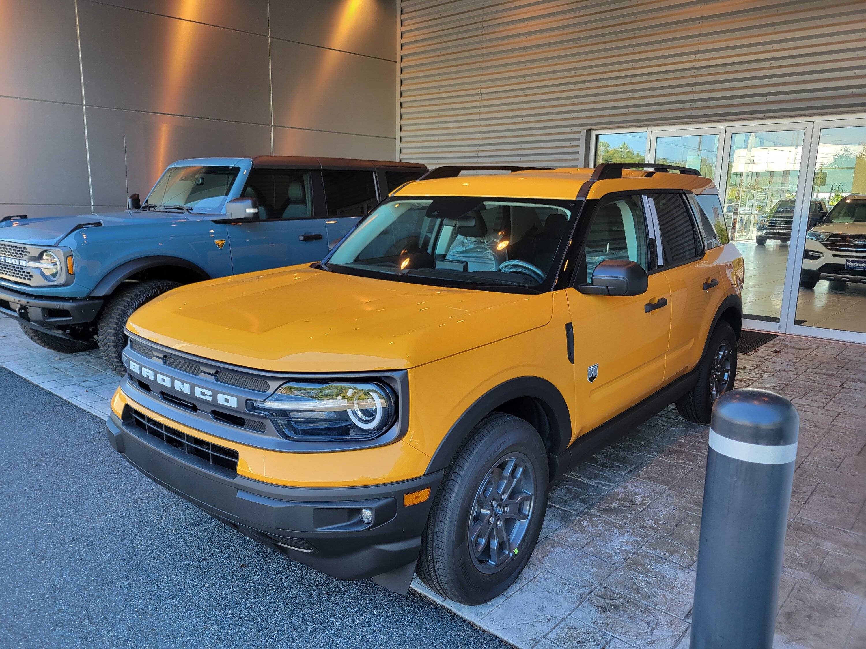 Jeep Gladiator Went shopping yesterday - holy interest rates Batman 20220913_151423
