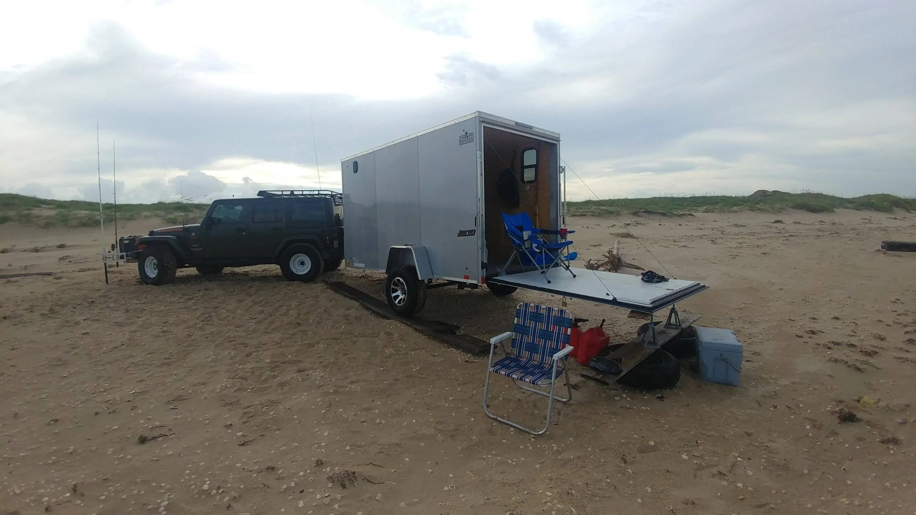 Jeep Gladiator Gas mileage on sand in four-wheel-drive mode? beach camping