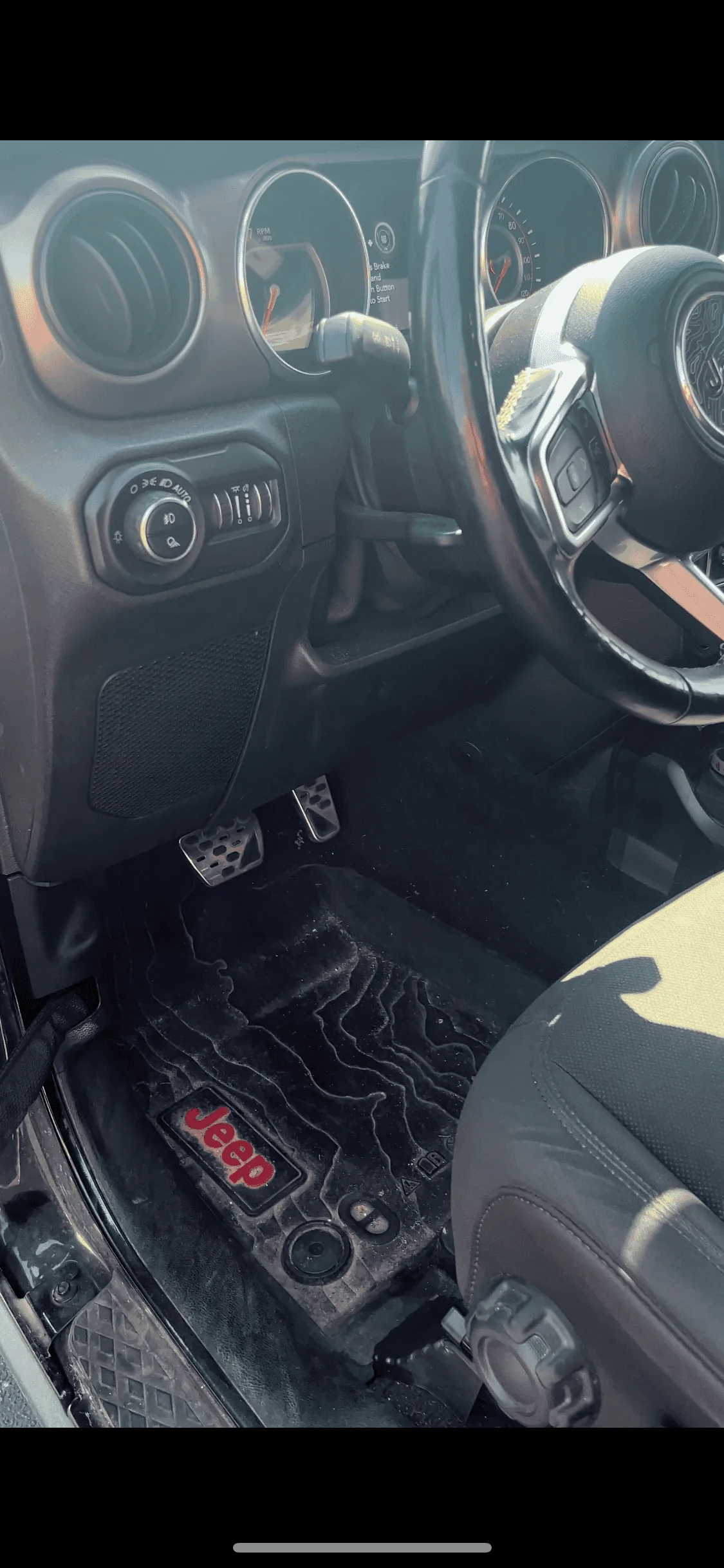 Jeep Gladiator Any feedback on this curt brake controller IMG_1555