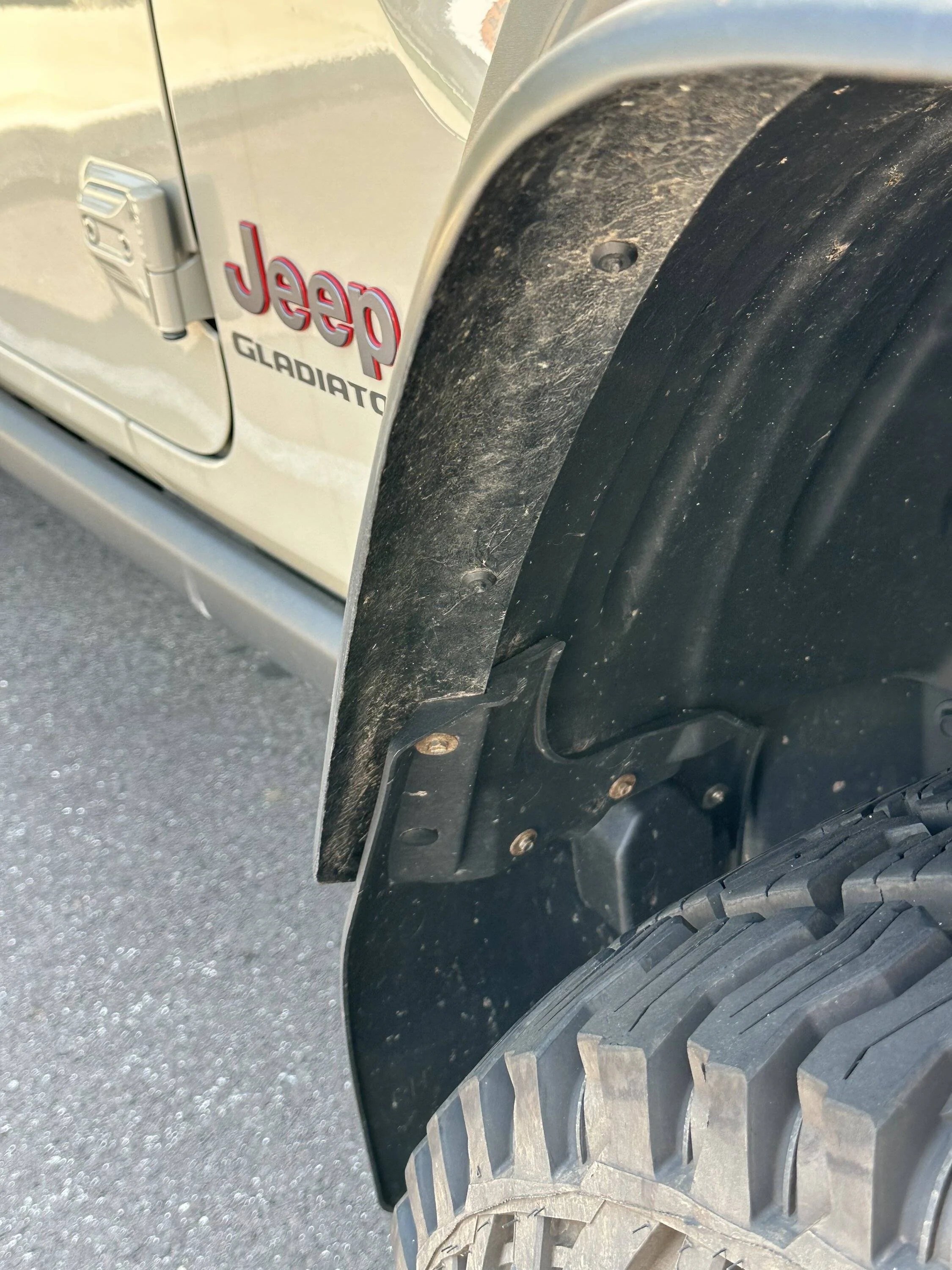 Jeep Gladiator Couple questions about flare extensions / 35s / mudflaps IMG_0034
