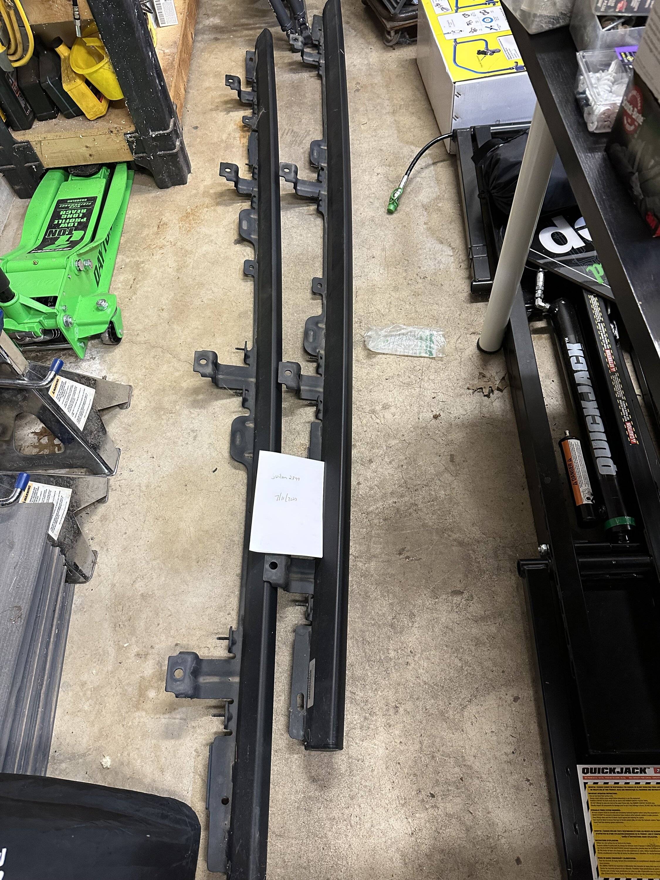 Jeep Gladiator FREE - Rubicon/Mojave OEM Rock Rails IMG_0670