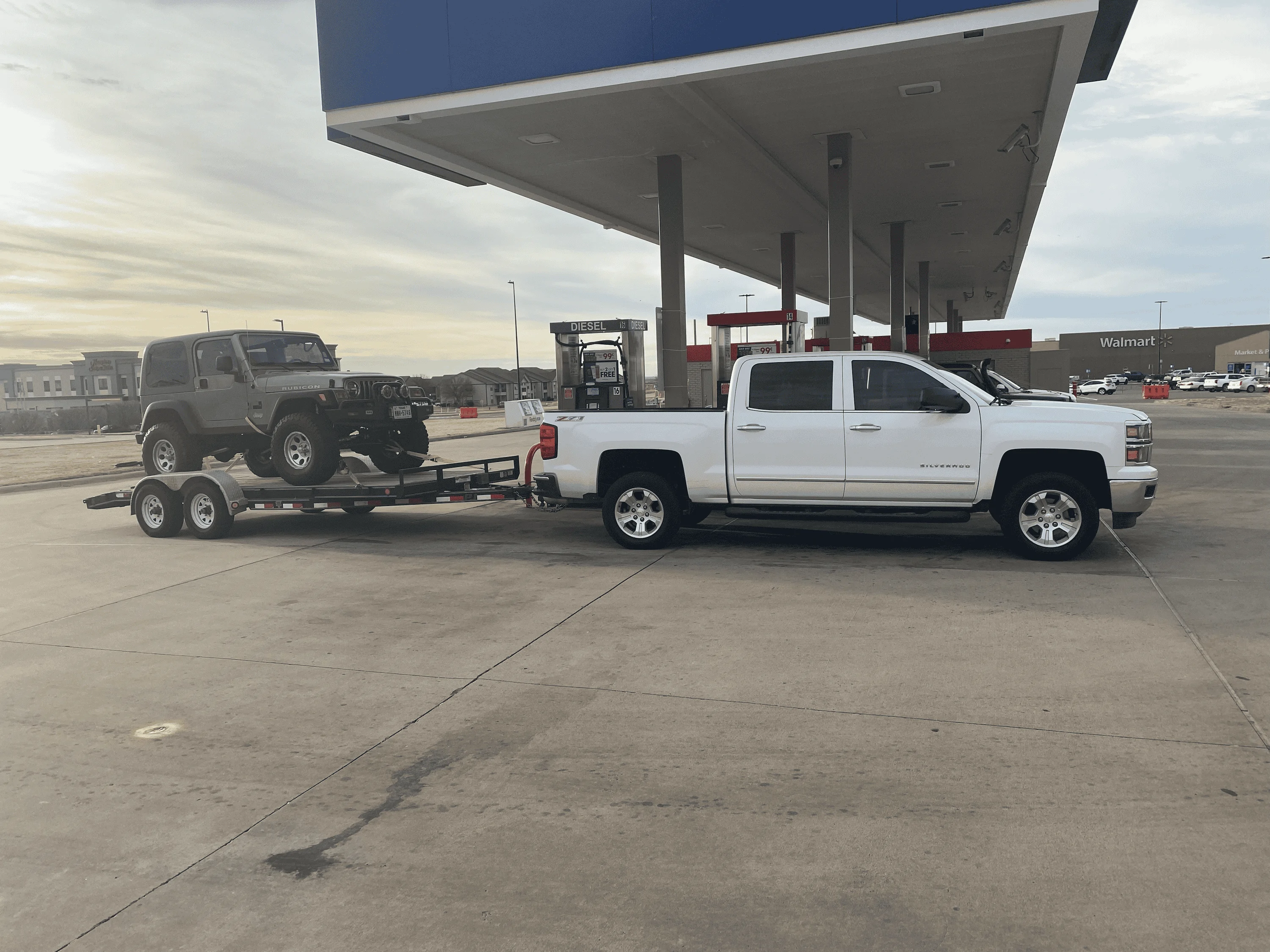 Jeep Gladiator Review and comparison: Towing my TJ with the JT, max towing the Overland tempImageaHnOVE