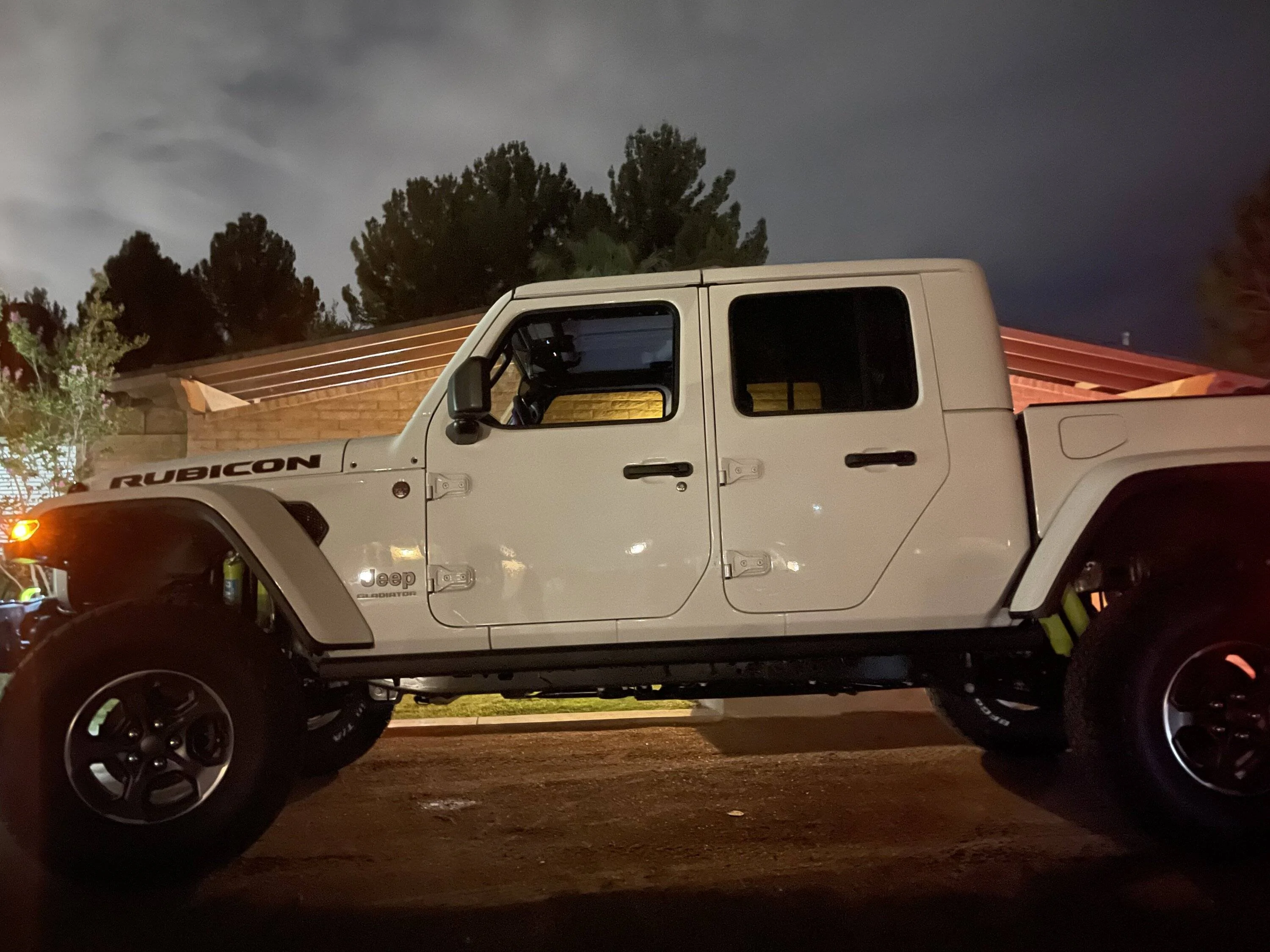Jeep Gladiator 2022 EcoDiesel JEEP Gladiator Rubicon 756A156E-A450-4042-8D16-9B32F1FC4471