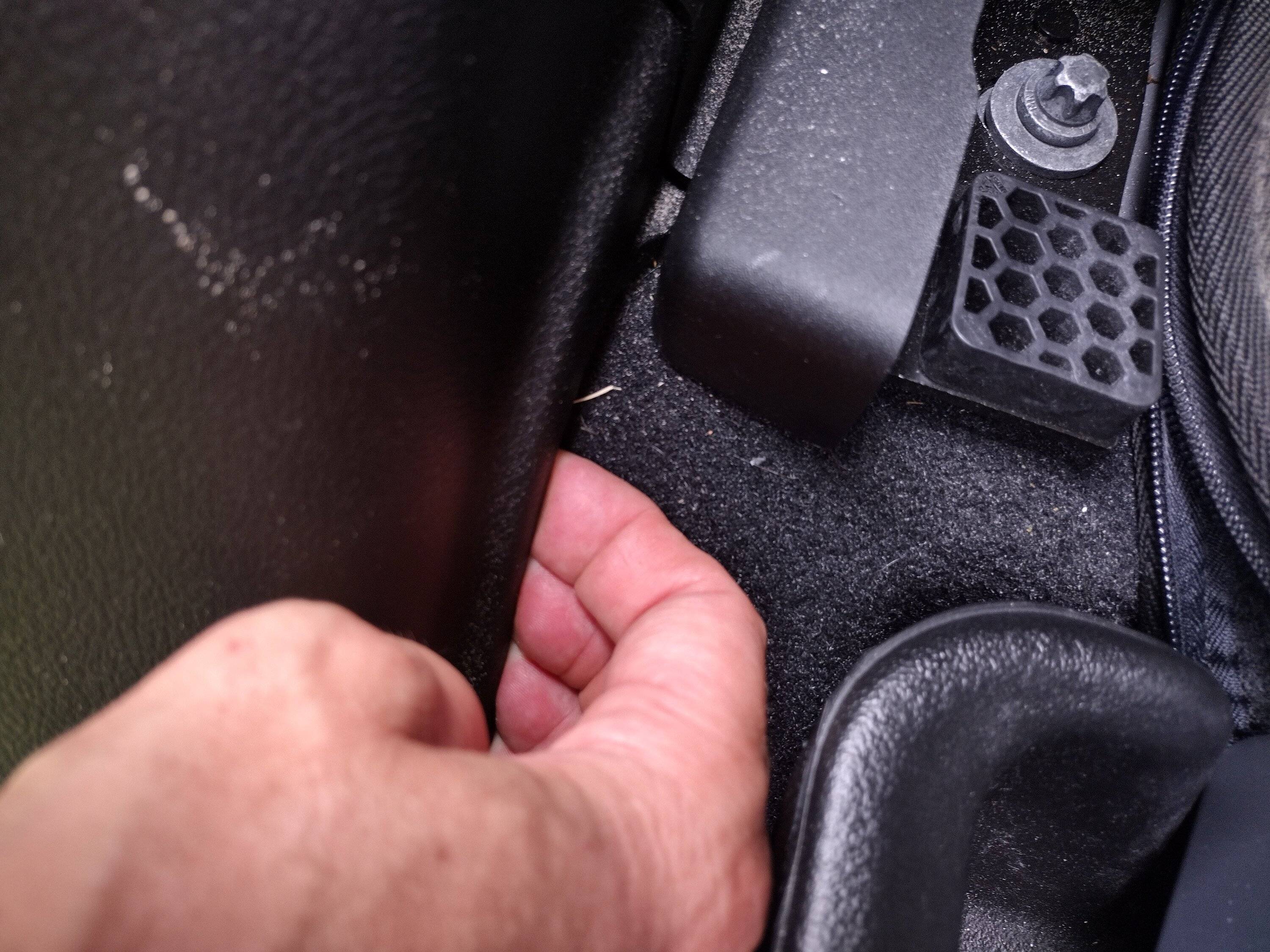 Jeep Gladiator CB radio and antenna mount IMG_20230710_114840469_HDR