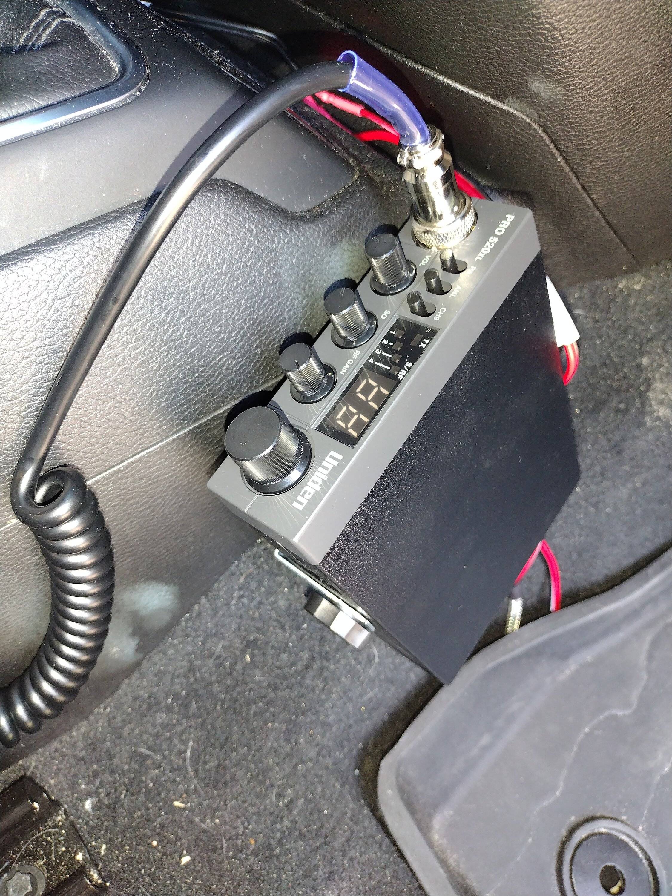 Jeep Gladiator CB radio and antenna mount IMG_20230712_172652741