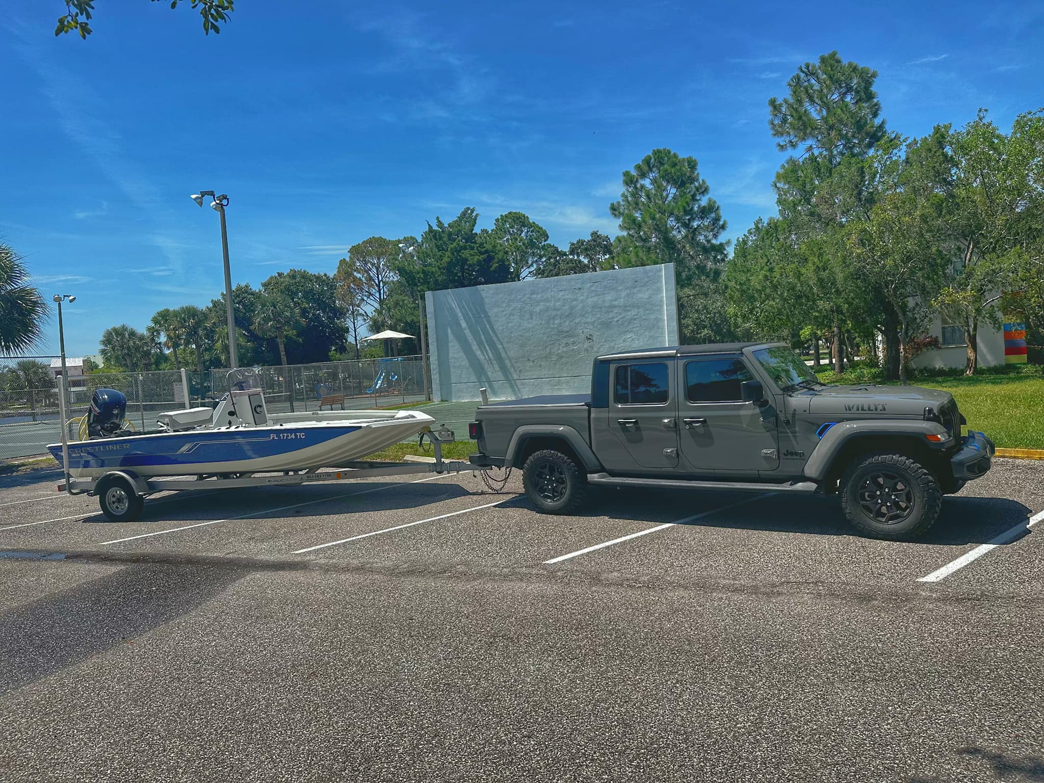 Jeep Gladiator First time towing, went well with a boat! 359034494_10229431870011483_4300315162742670050_n