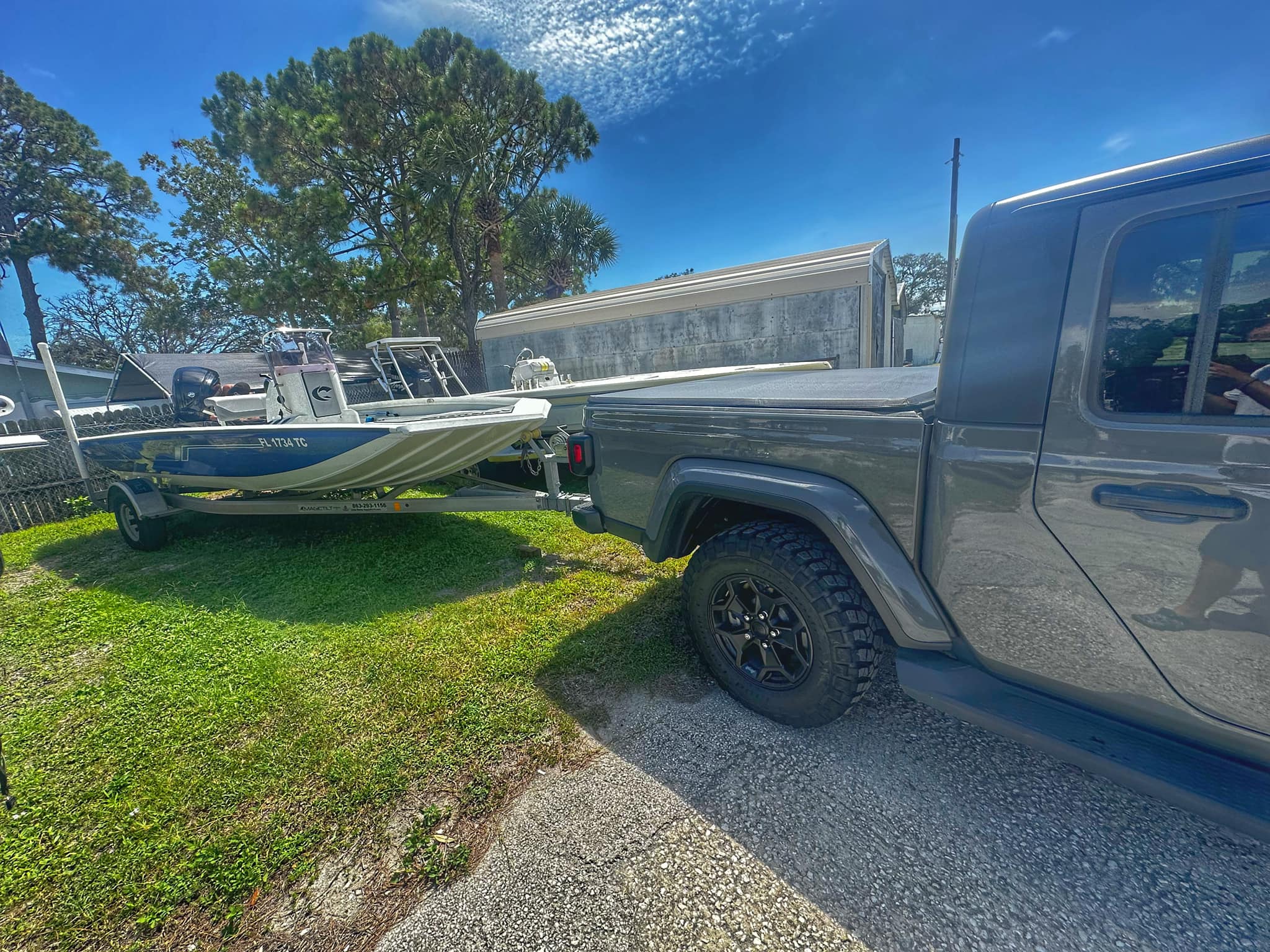 Jeep Gladiator First time towing, went well with a boat! 359059175_10229431869811478_8097502227058788674_n