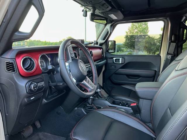 Jeep Gladiator '22 Gladiator Rubicon, 2,500 miles, lots of extras. IMG_0207