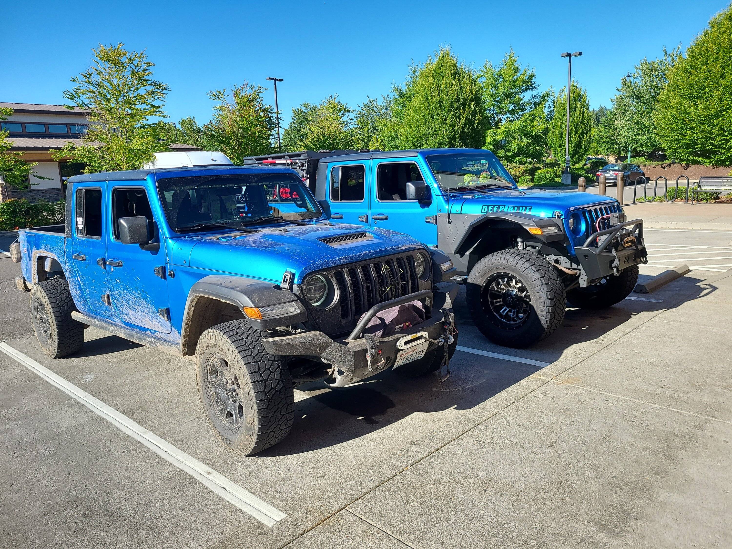 Jeep Gladiator Jeeps Parking Next To Jeeps IMG_20230713_175800