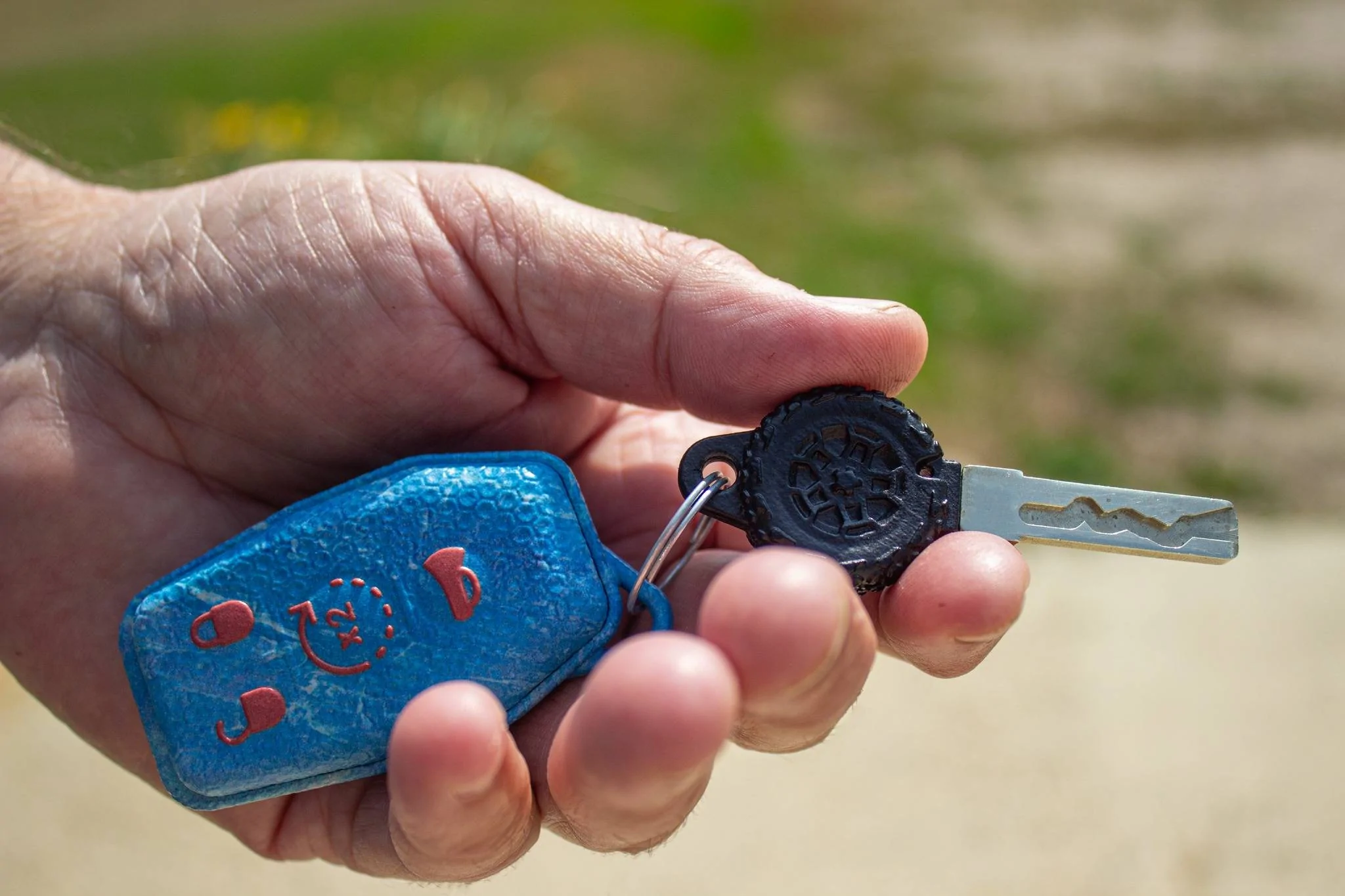 Jeep Gladiator ?  GET A GRIP!  Toss it in the Drawer! ?‍♀️ 3888