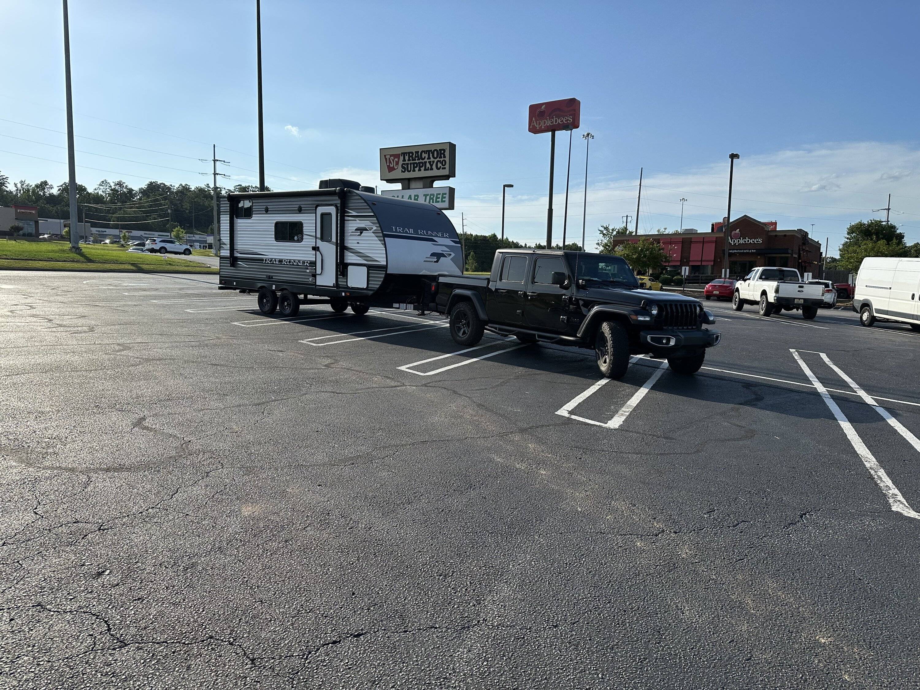 Jeep Gladiator We bought a camper! (Towing question/help please!!!) IMG_0554