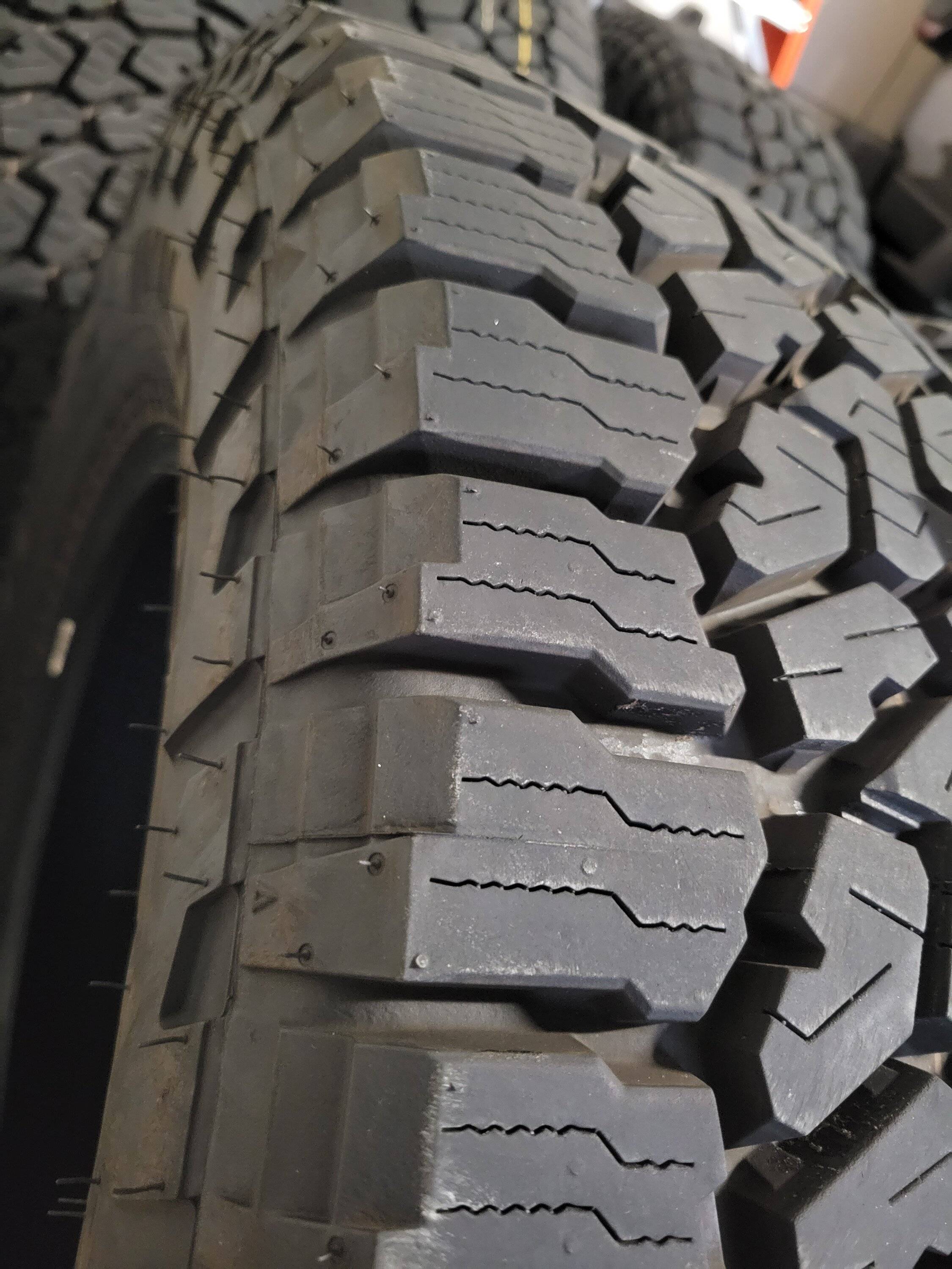 Jeep Gladiator For Sale - Set of (5) Falken Wildpeak AT3W LT285/70R17 tires. Image 3