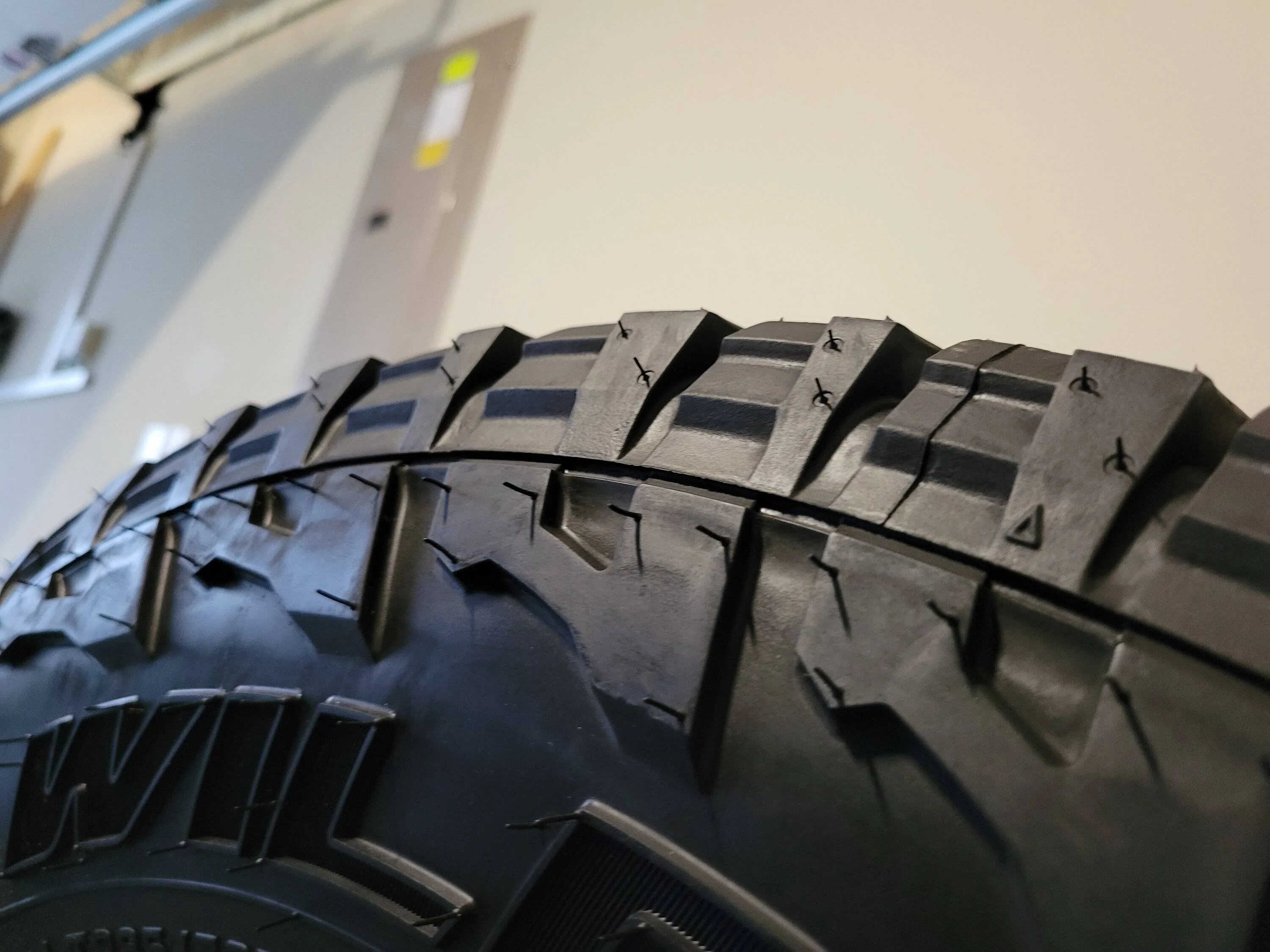 Jeep Gladiator For Sale - Set of (5) Falken Wildpeak AT3W LT285/70R17 tires. Image 6