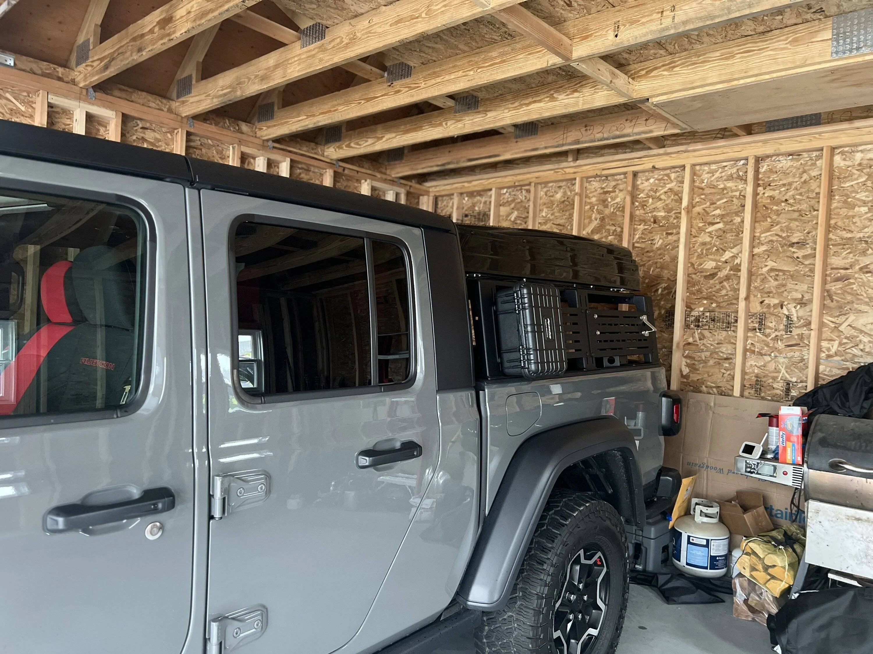 Jeep Gladiator Attaching a case to a bed rack 71121798885__5368EF54-DD02-450D-955C-D92B06570F1C.fullsizerender
