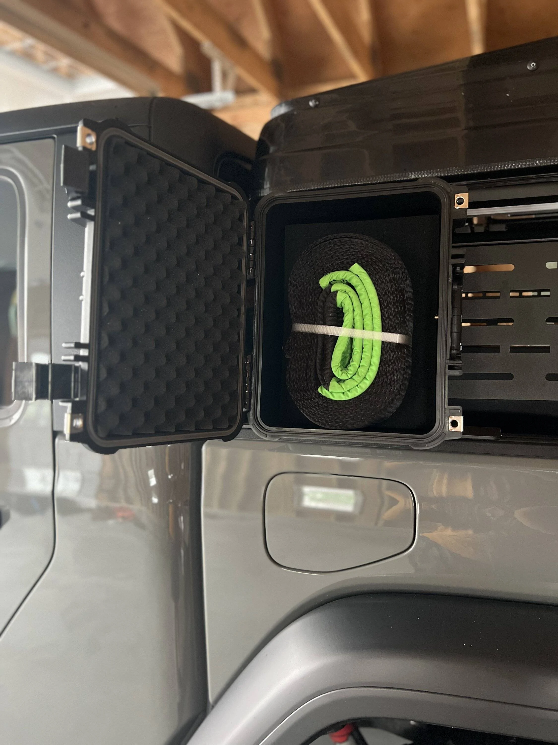 Jeep Gladiator Attaching a case to a bed rack 71121849532__8C246F83-4F3B-4F34-904E-F0A30D1CD563.fullsizerender