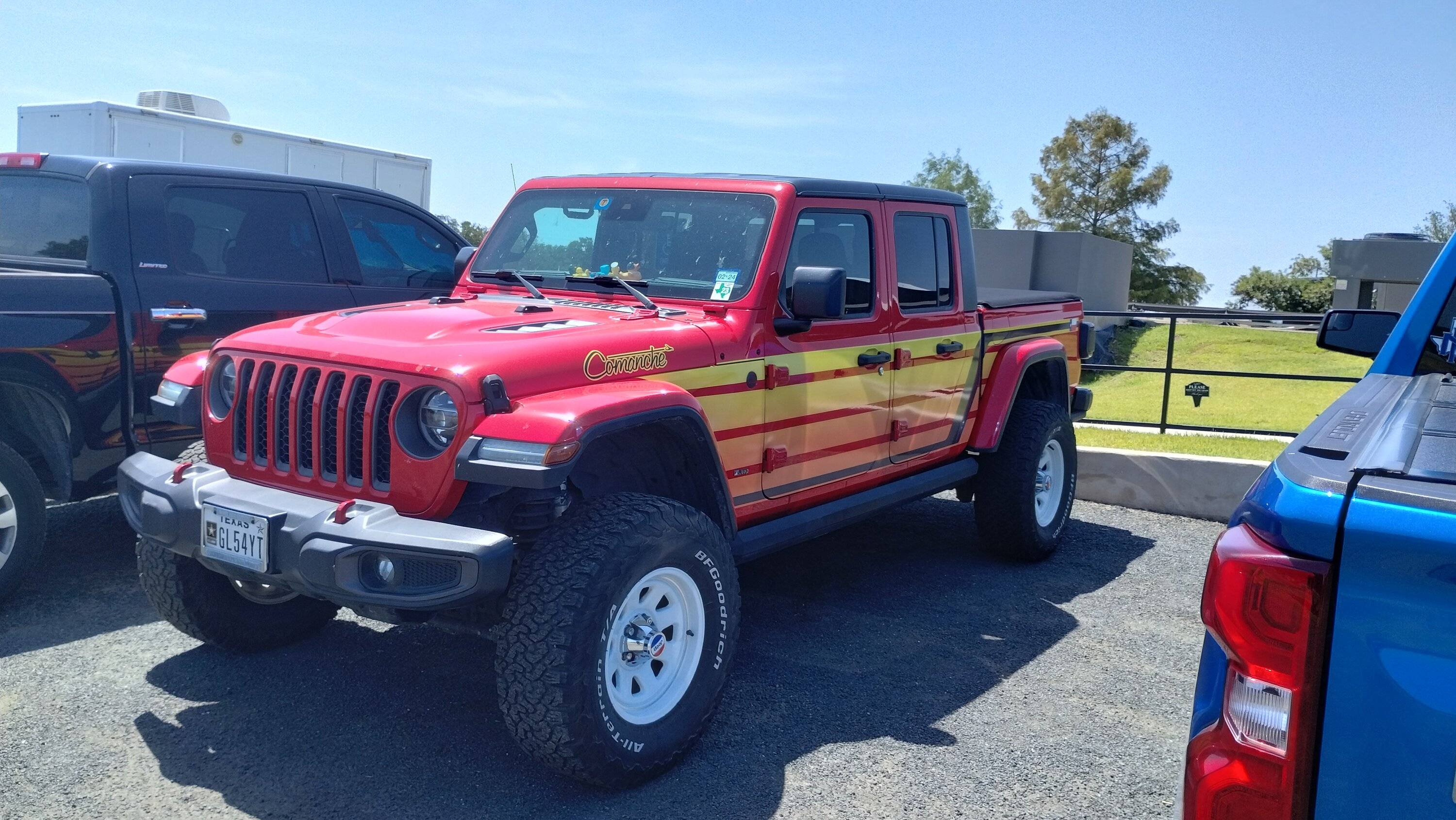 Jeep Gladiator Saw this today... throwback "Comanche" Gladiator IMG_20230716_115854744_HDR