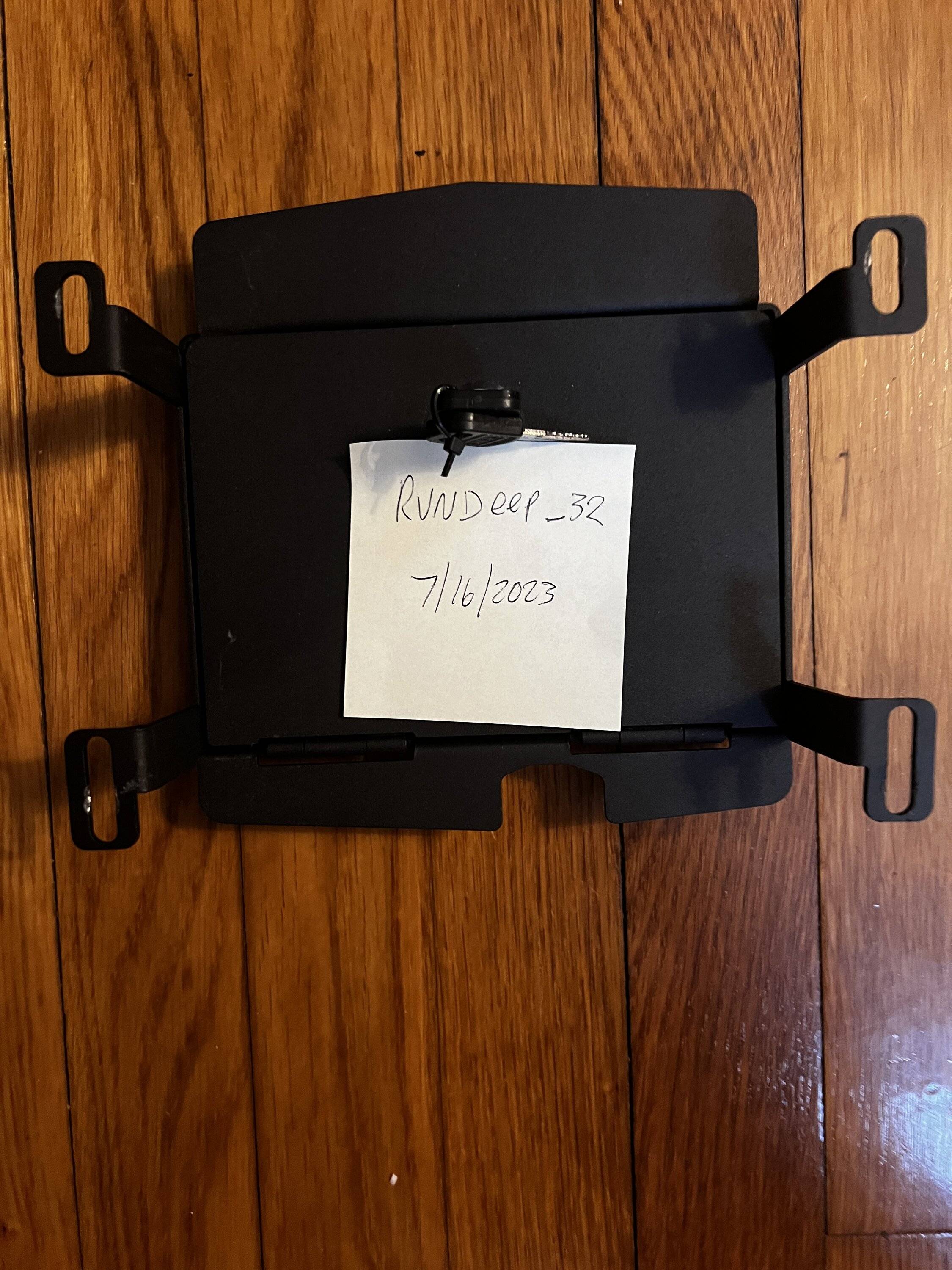 Jeep Gladiator FS:  Lockable Center Console Divider for sale IMG_5247.JPG
