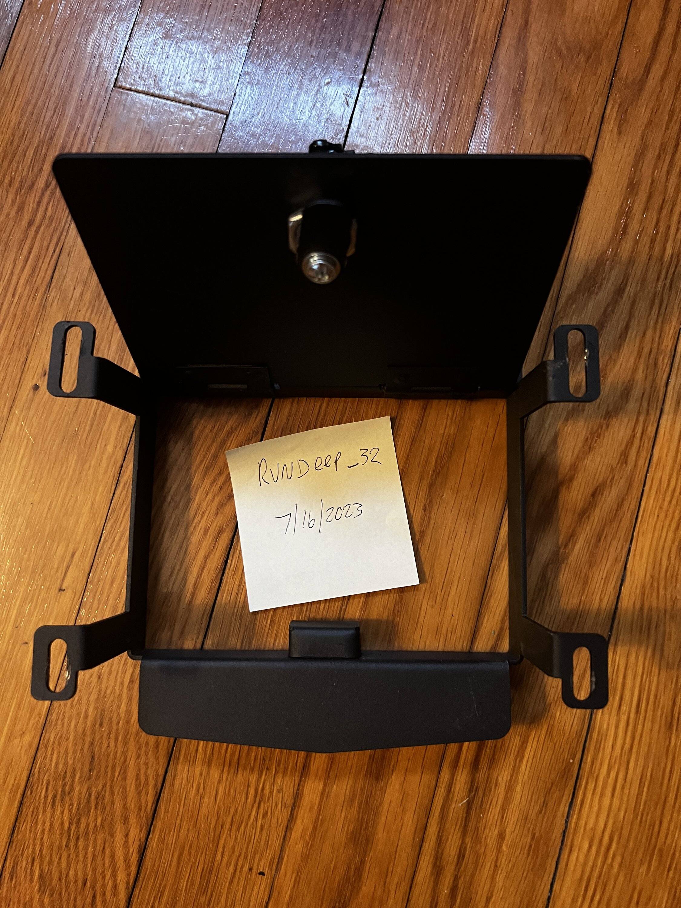 Jeep Gladiator FS:  Lockable Center Console Divider for sale IMG_5248.JPG
