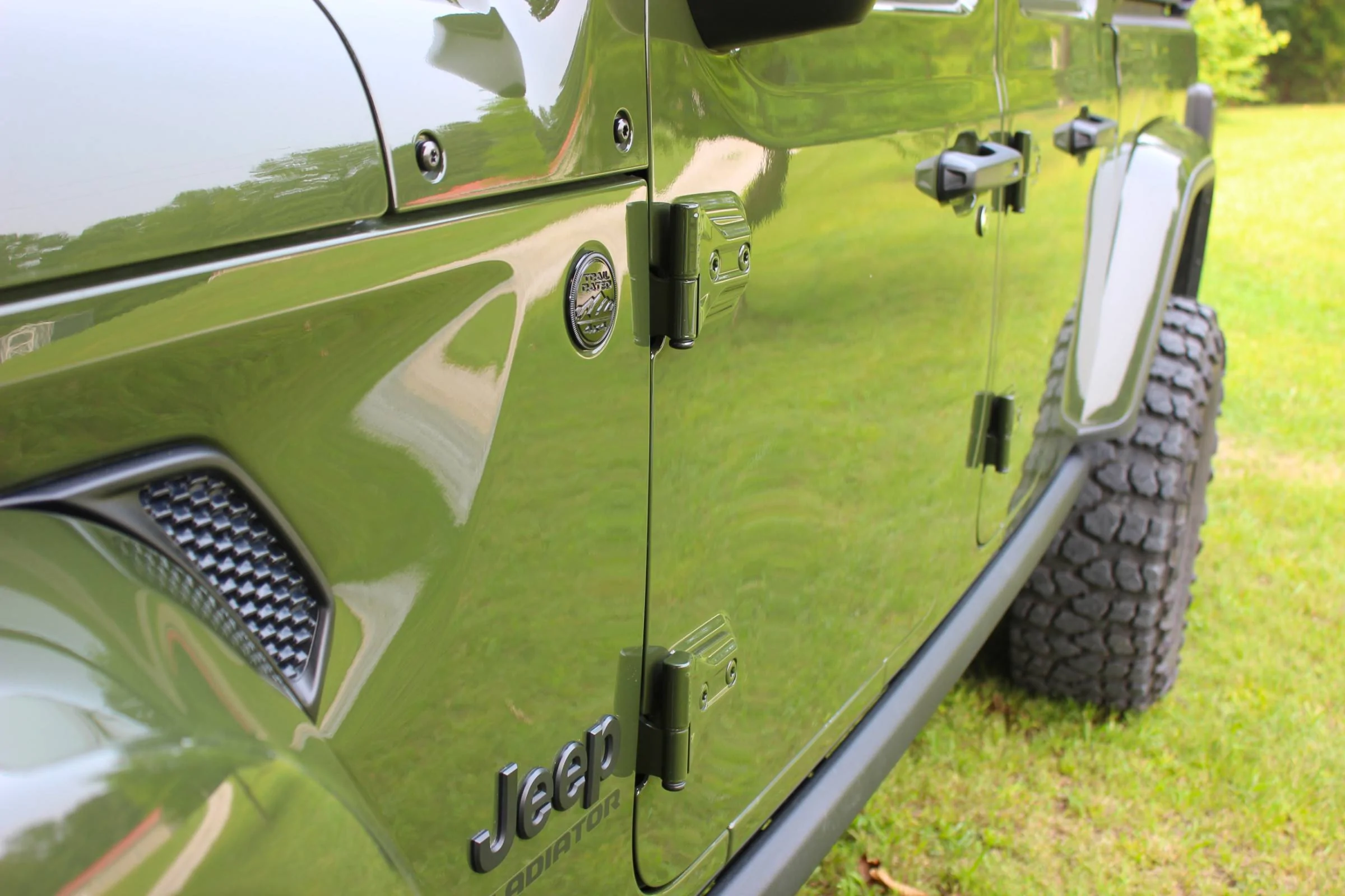 Jeep Gladiator 2021 Willys EcoDiesel - Loaded, OCD cared for w/ gobs of quality additions. left_hinges
