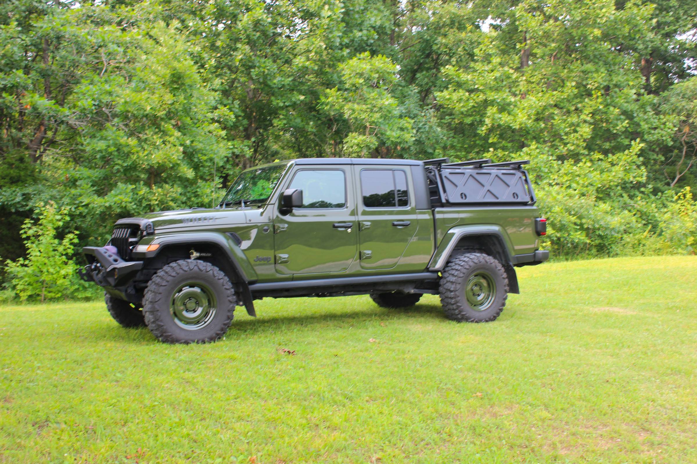 Jeep Gladiator 2021 Willys EcoDiesel - Loaded, OCD cared for w/ gobs of quality additions. left