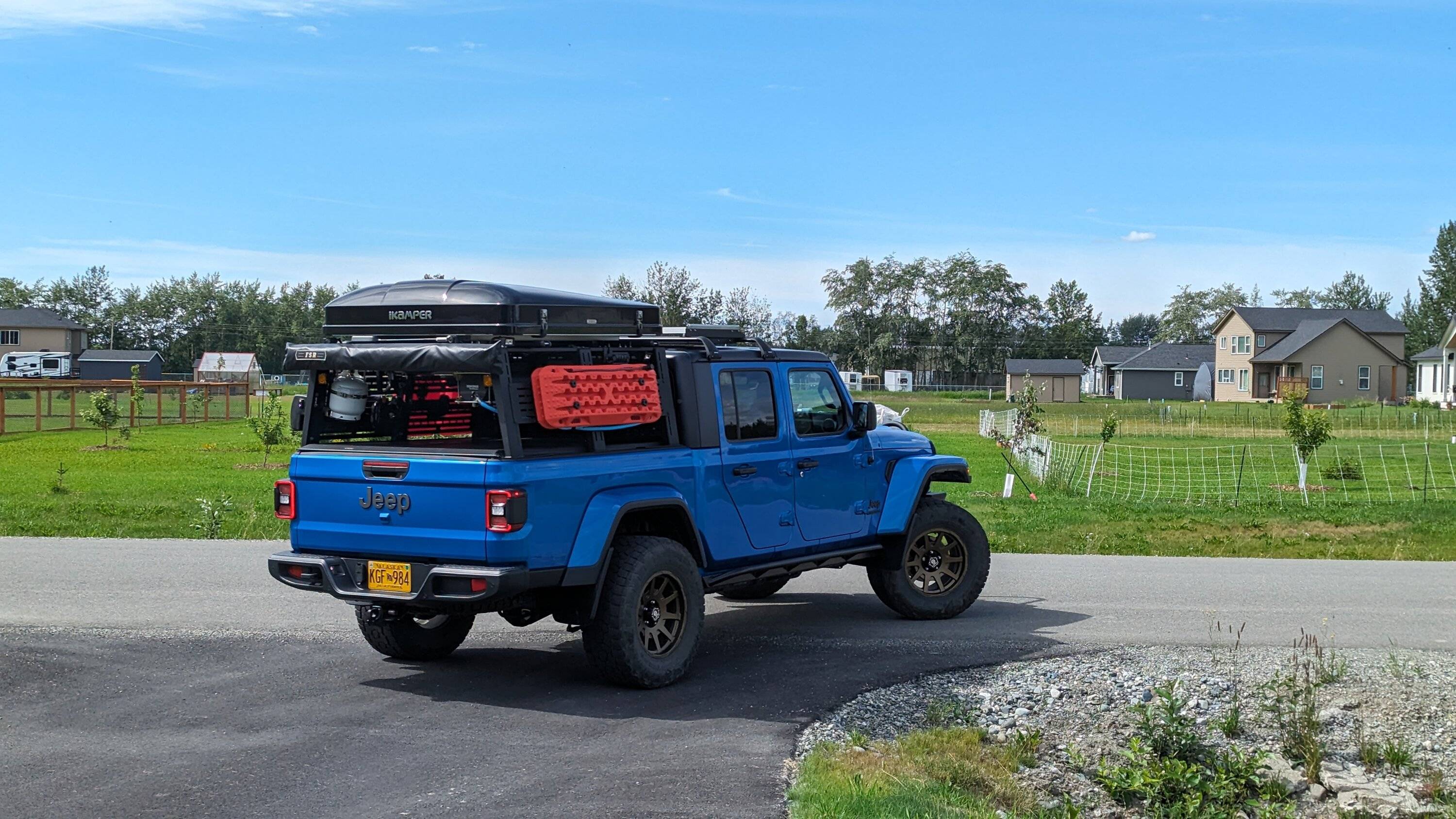 Jeep Gladiator Alaska Daily Drivers: Hydro Blue 80A and Bright White JTR PXL_20230713_220418295.MP