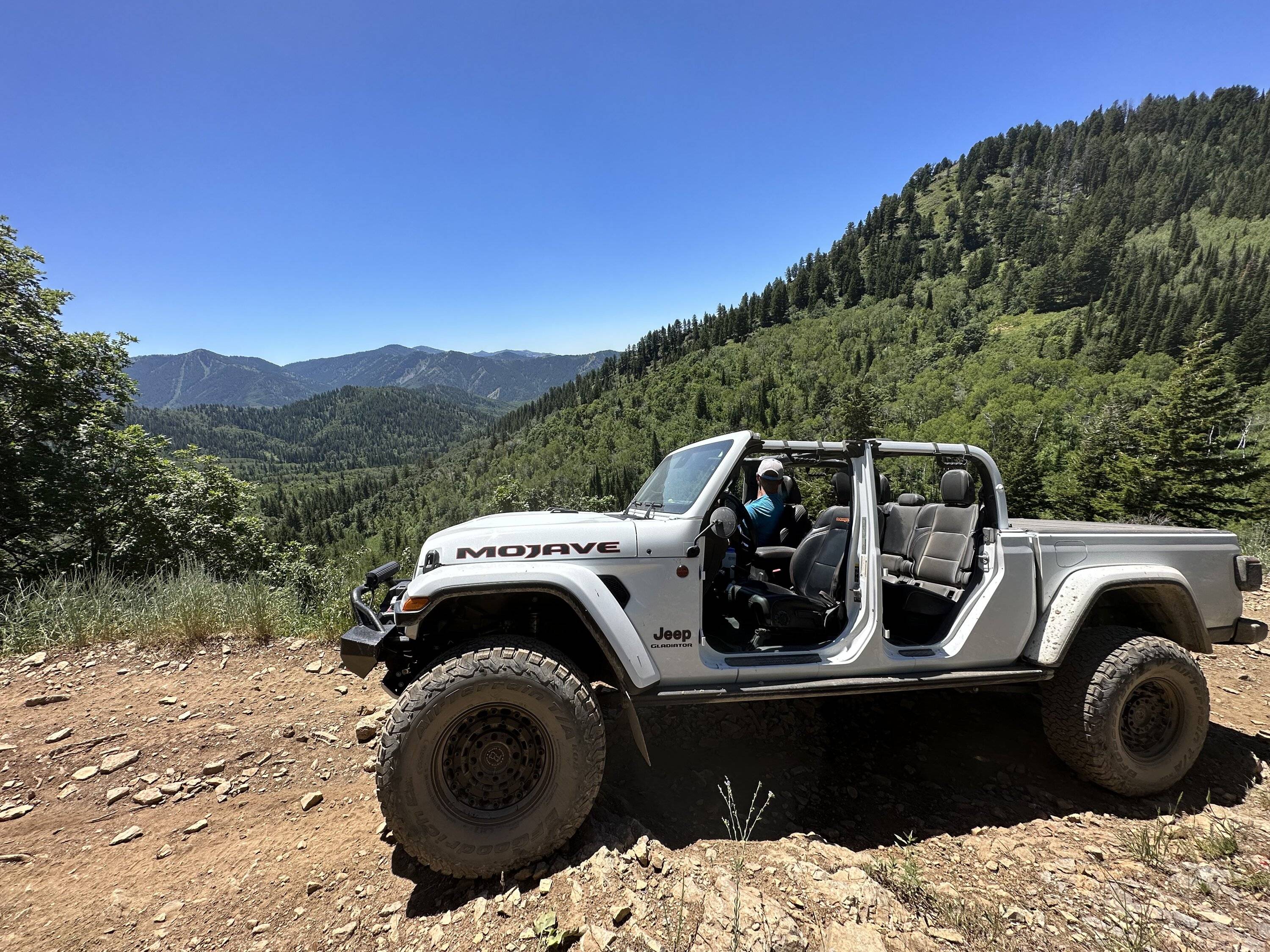 Jeep Gladiator BRIGHT WHITE Gladiator JT Club IMG_0838