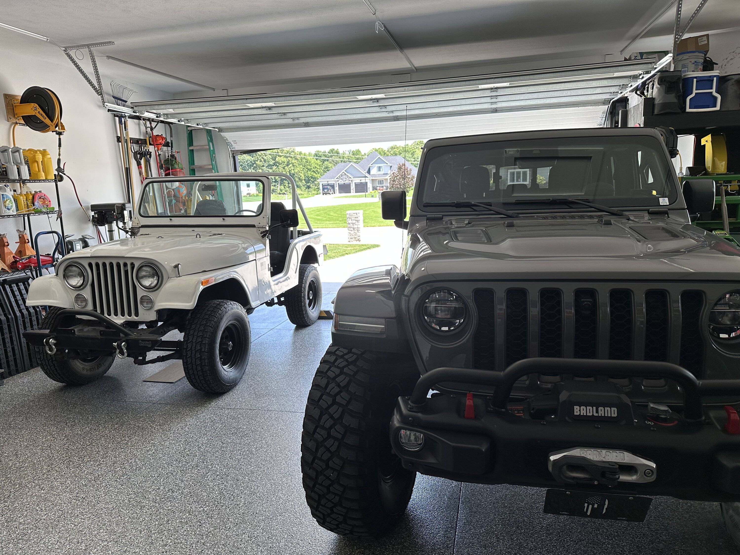 Jeep Gladiator Jeeps Parking Next To Jeeps IMG_6453