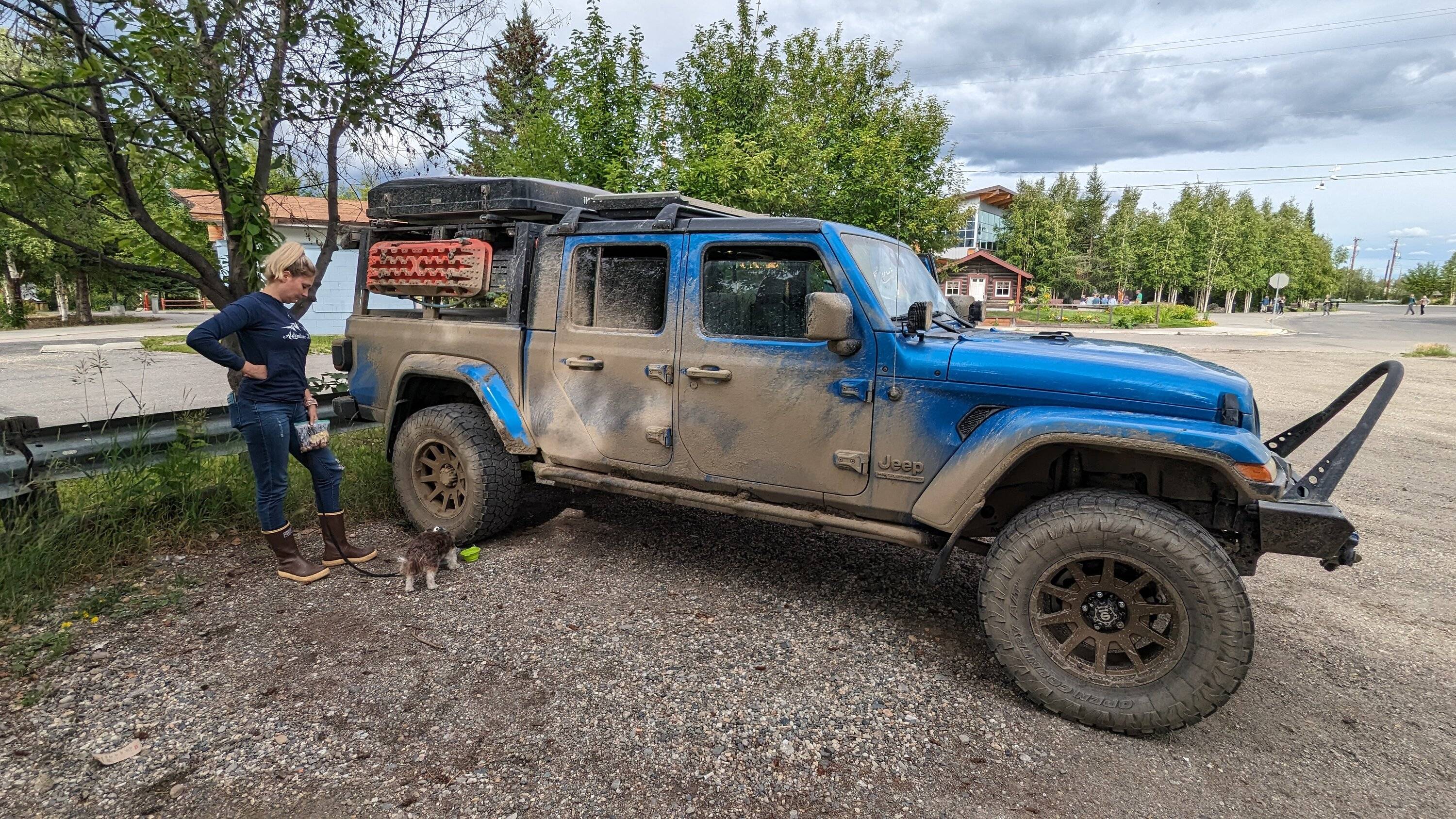 Jeep Gladiator Alaska Daily Drivers: Hydro Blue 80A and Bright White JTR PXL_20230717_013630969