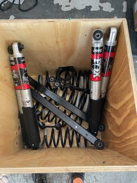 Jeep Gladiator 21' Rubicon Gladiator Fox Shocks and Springs for Sale. IMG_4883