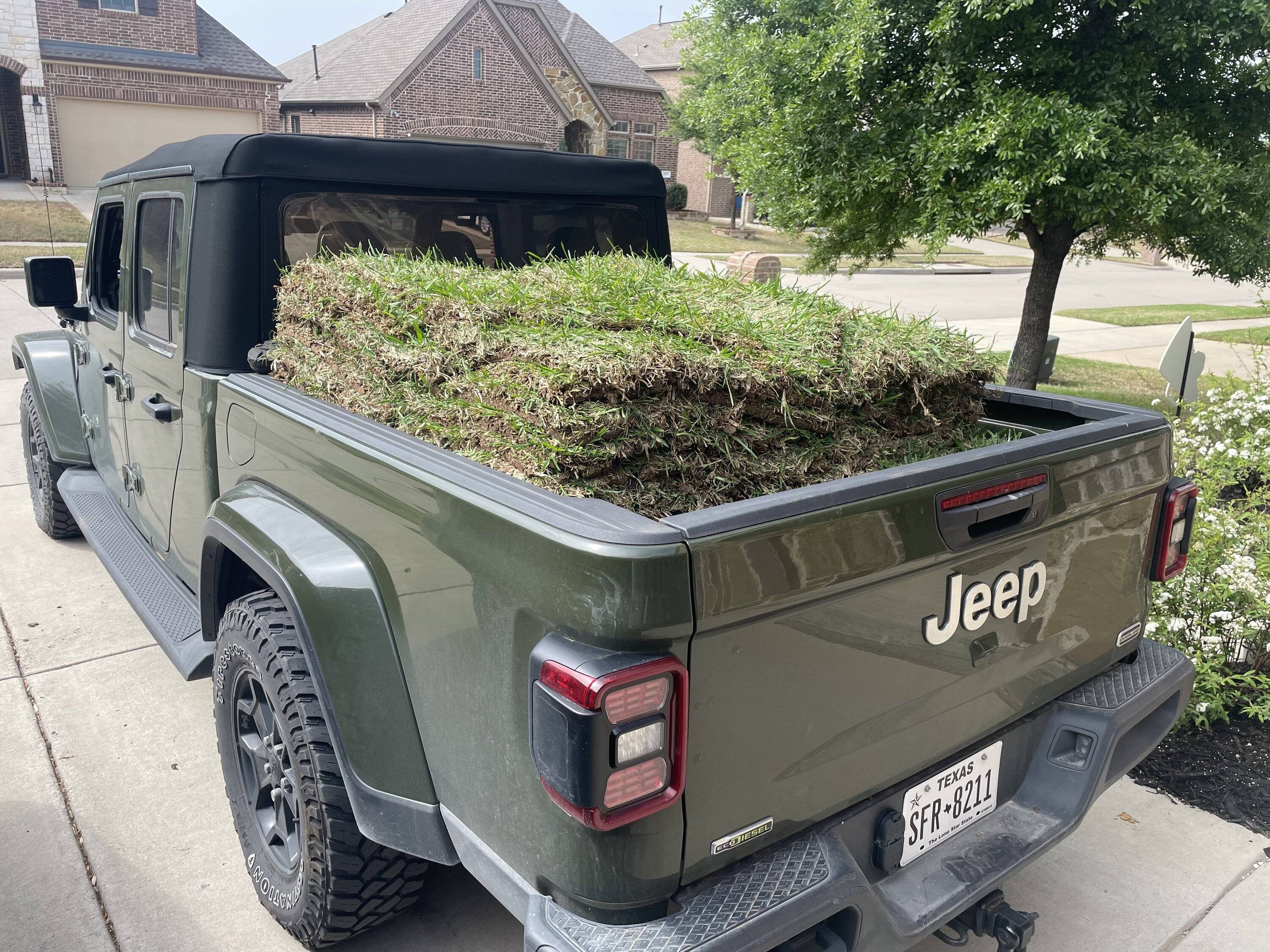 Jeep Gladiator Squished Max Tow rear springs, any better aftermarket options? tempImagePk6LZw