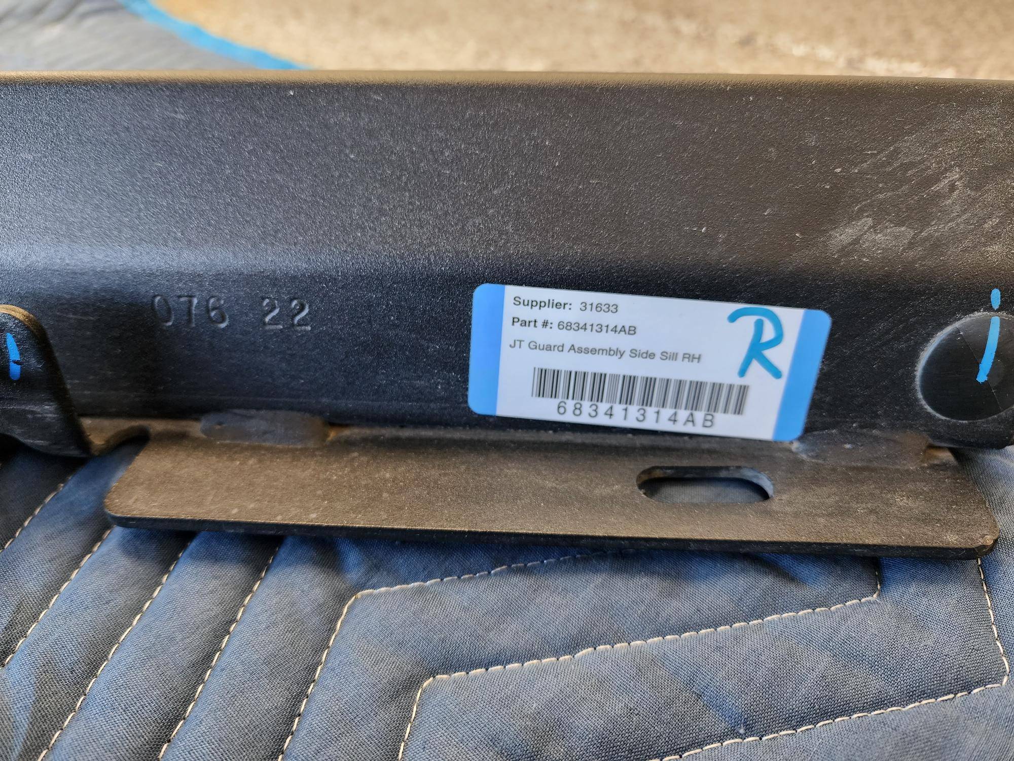 Jeep Gladiator For Sale: OEM rock rails from my 2022 Rubicon 20230227_173712