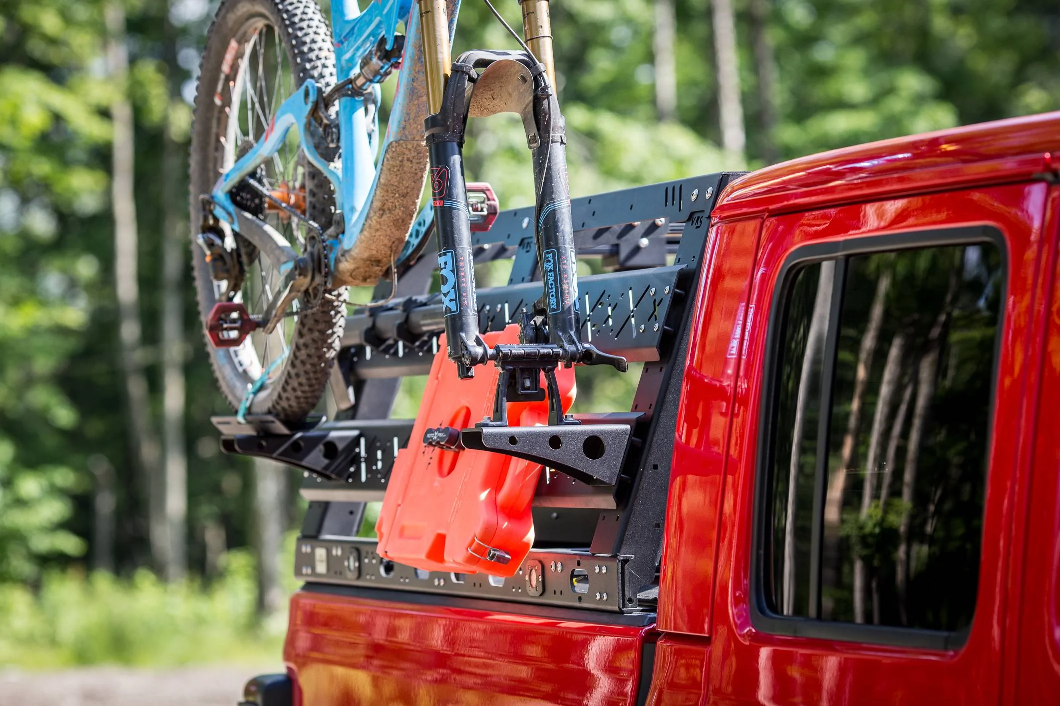 Jeep Gladiator Brand New VRS Bed Rack System by KB Voodoo! (photo heavy) Gladiator 22 with Molle and Bike -1