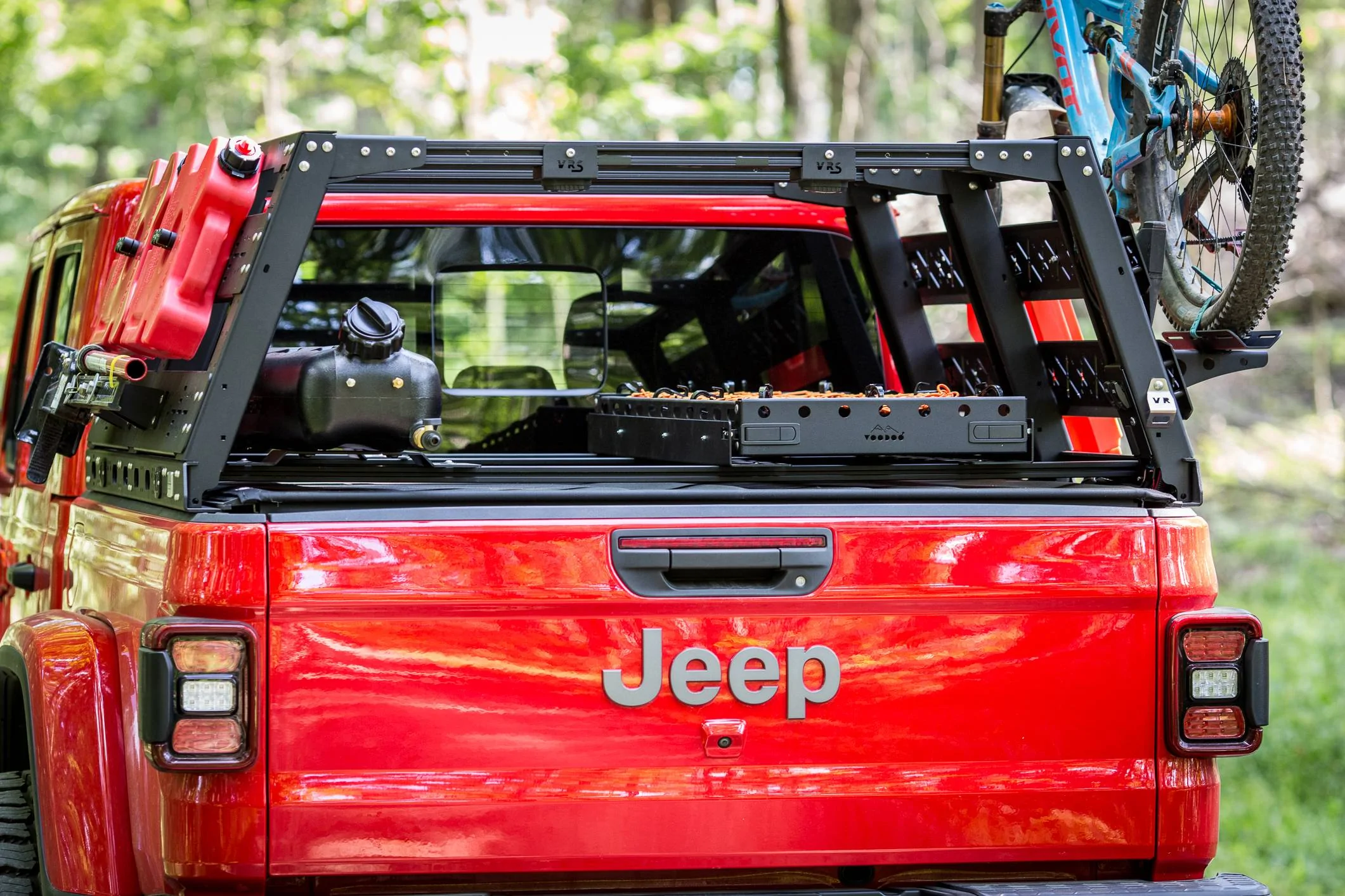 Jeep Gladiator Brand New VRS Bed Rack System by KB Voodoo! (photo heavy) Gladiator 22 with Molle and Bike -9