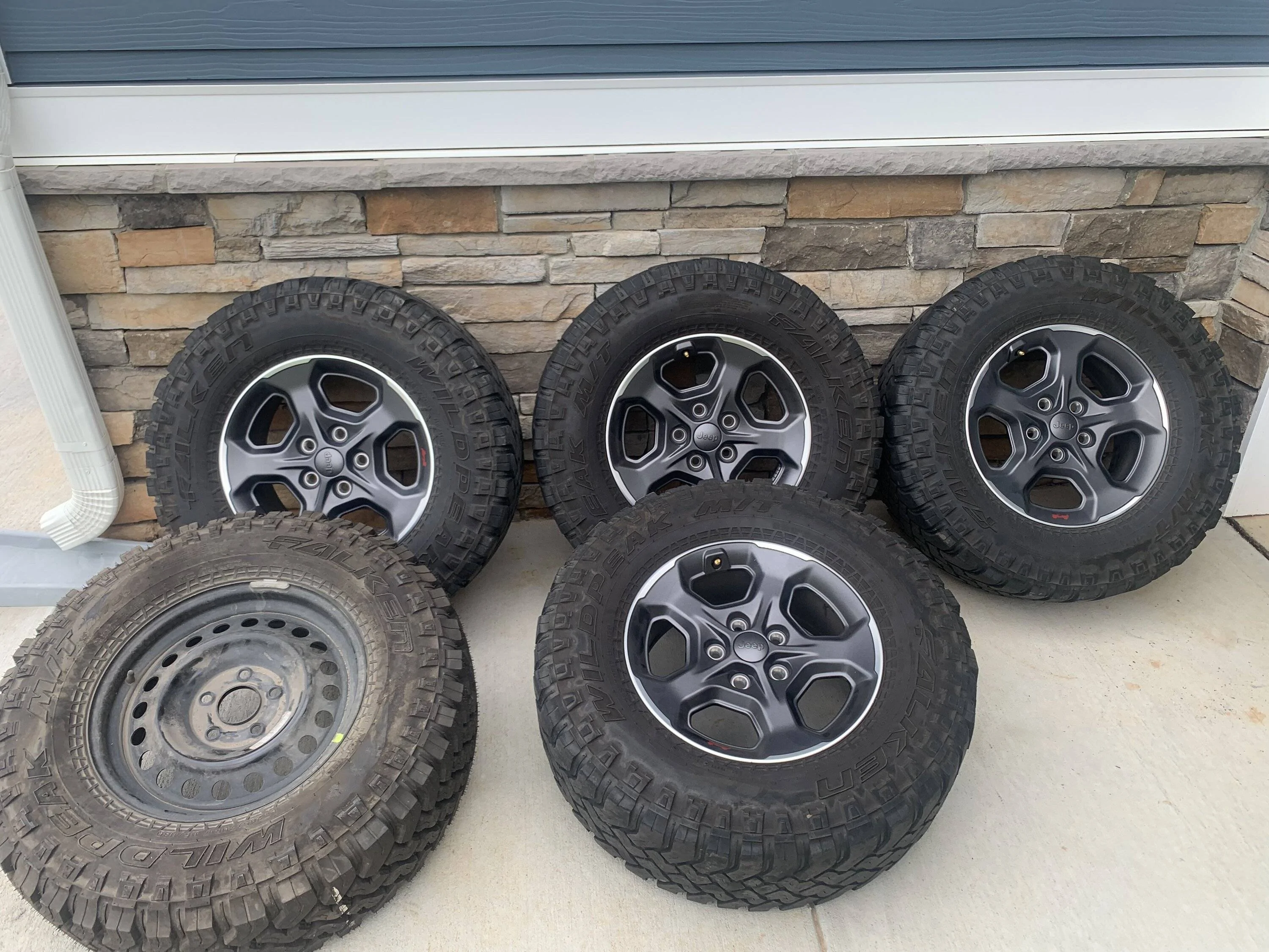Jeep Gladiator Selling 2020 Gladiator Rubicon Falken Wildpeak M/T Takeoffs LT285/70R17 116/113Q Pic 1