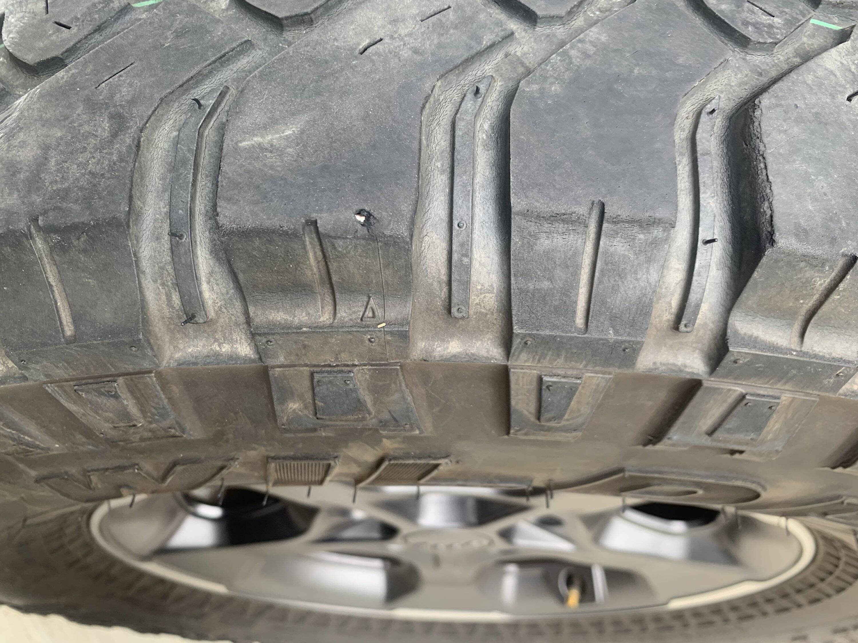 Jeep Gladiator Selling 2020 Gladiator Rubicon Falken Wildpeak M/T Takeoffs LT285/70R17 116/113Q Pic 4
