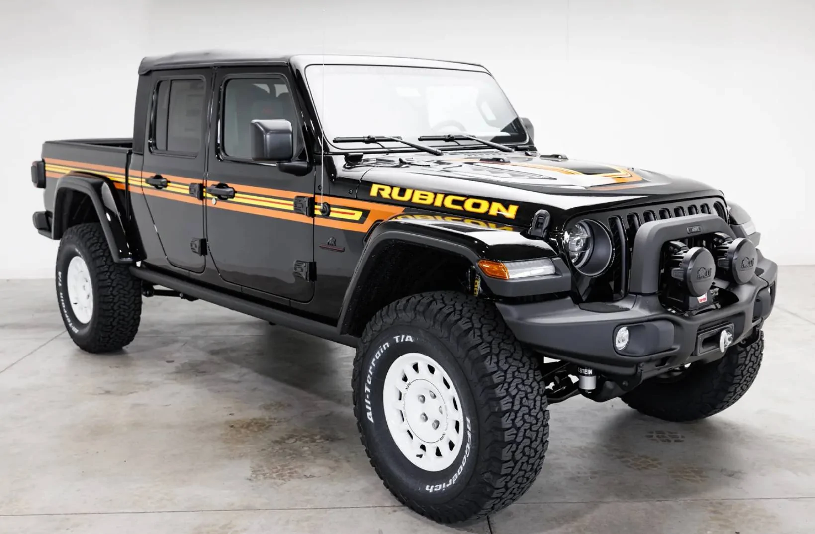 Jeep Gladiator Best place for custom decals that hold up in the desert? IMG_0351